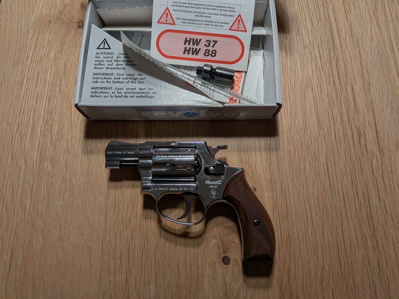 Weihrauch HW 37 Chrom PTB779 Kal.9mm R.Knall + Nowy + Rewolwer strzelający ostrzegawczo