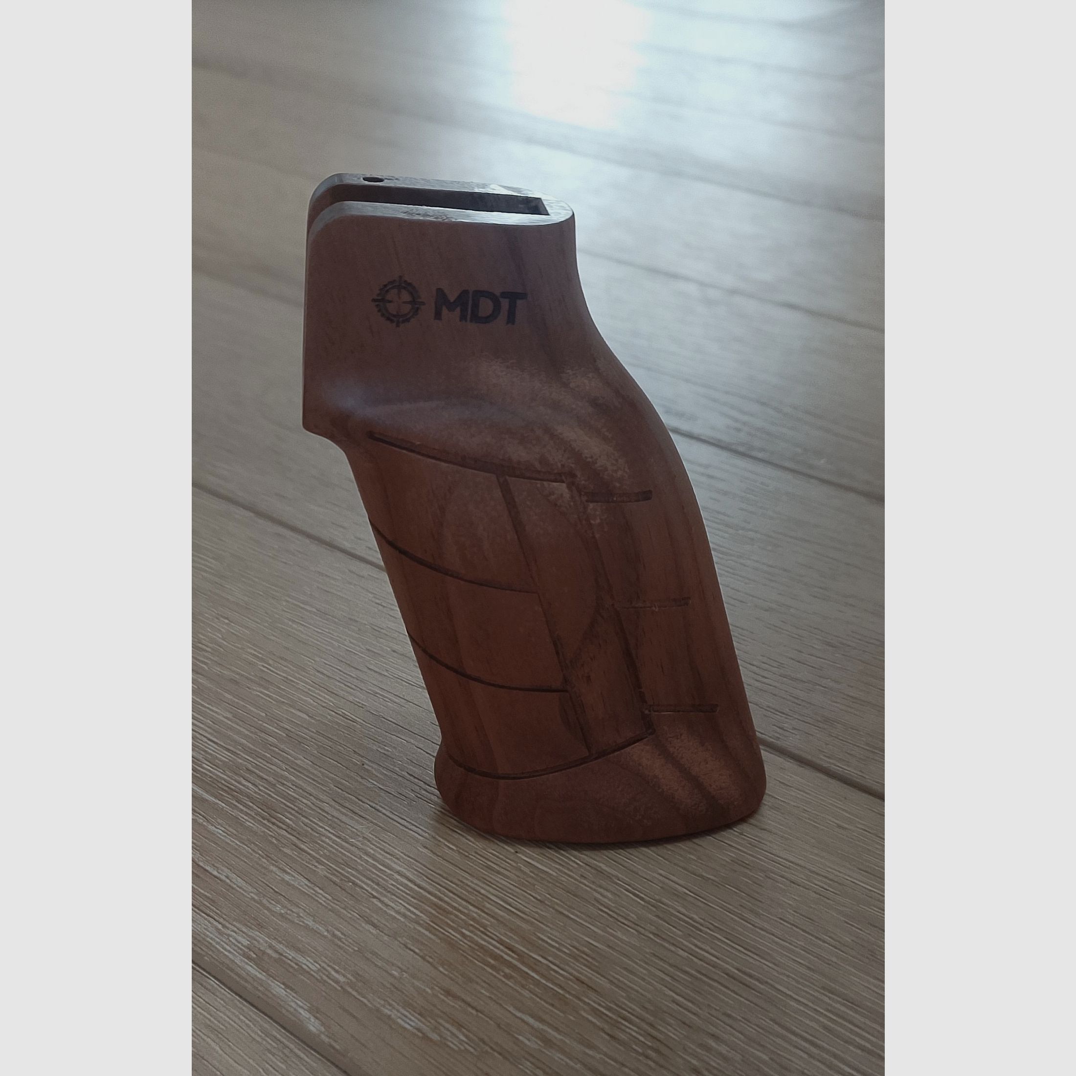 MDT Pistol Grip Wood / Walnut Wood Pistol Grip (AR15 Interface) – like new