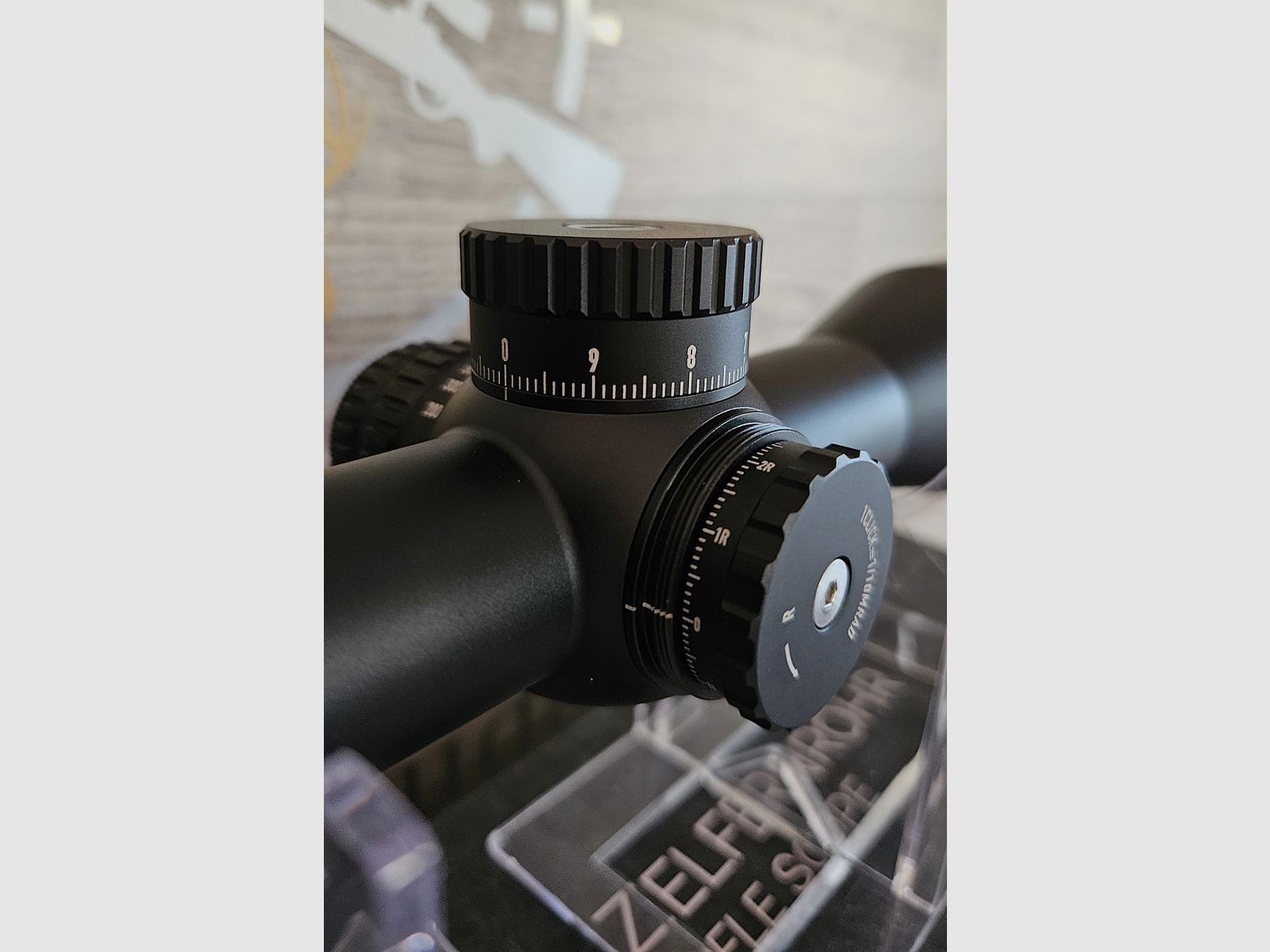 Zielfernrohr AKAH 2-12x44 LA Absehen 4 mit Leuchtpunkt + Parallaxeausgleich - Neuware vom Fachhandel -