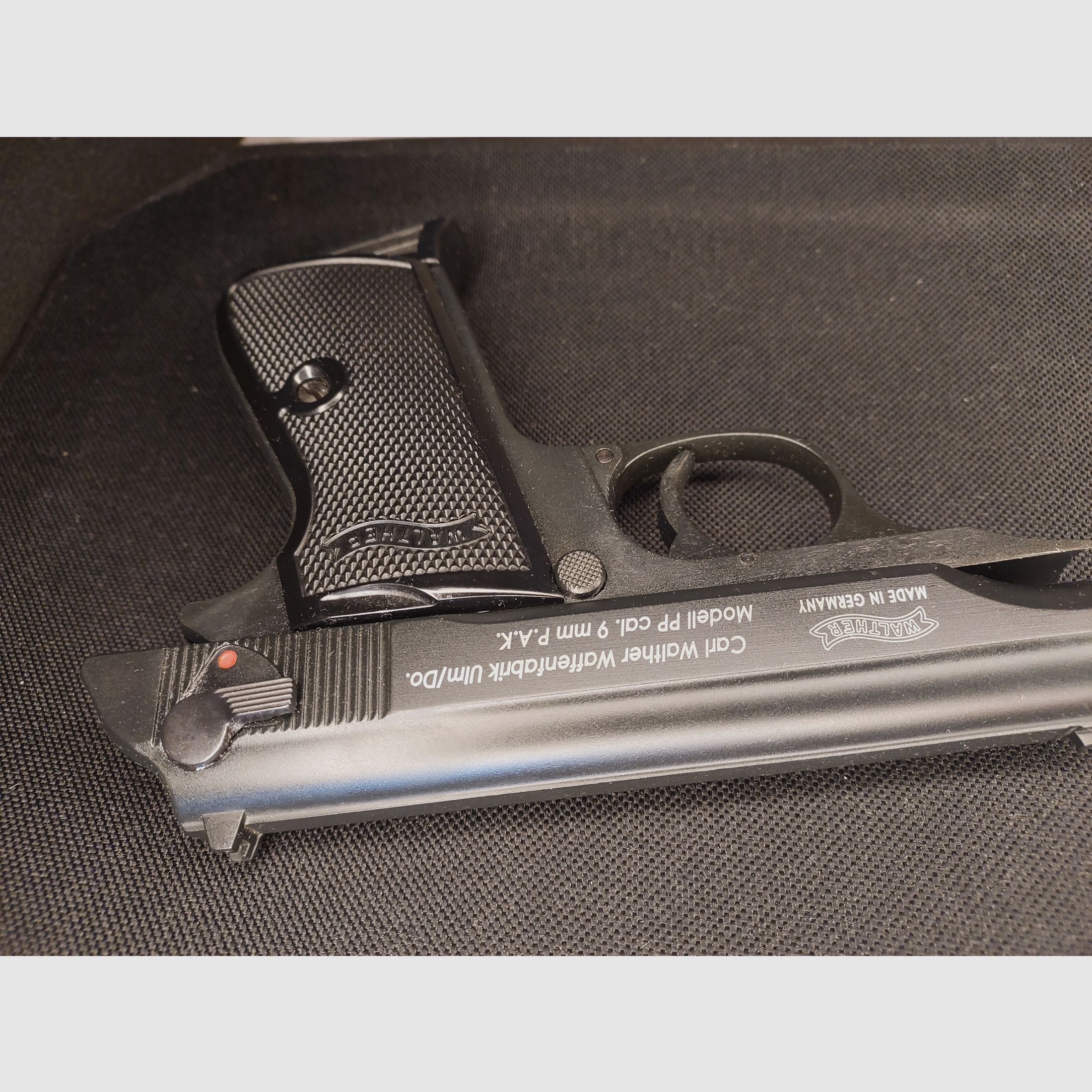 Walther PP pistola a salve cal. 9mm P.A.K. nera brunita (PTB 923)