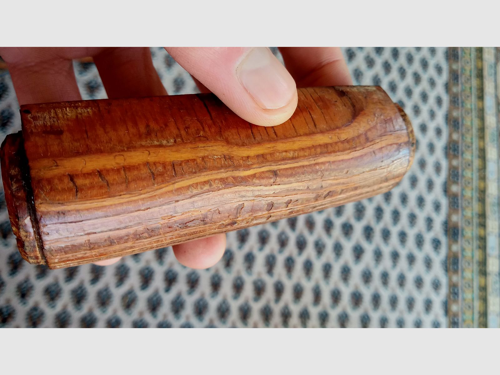 Originale guanti superiori Dong AK rumeni (molto larghi) / Legno laminato robusto perfetto per il pene di asino rumeno (Uluc) o guanti RPK