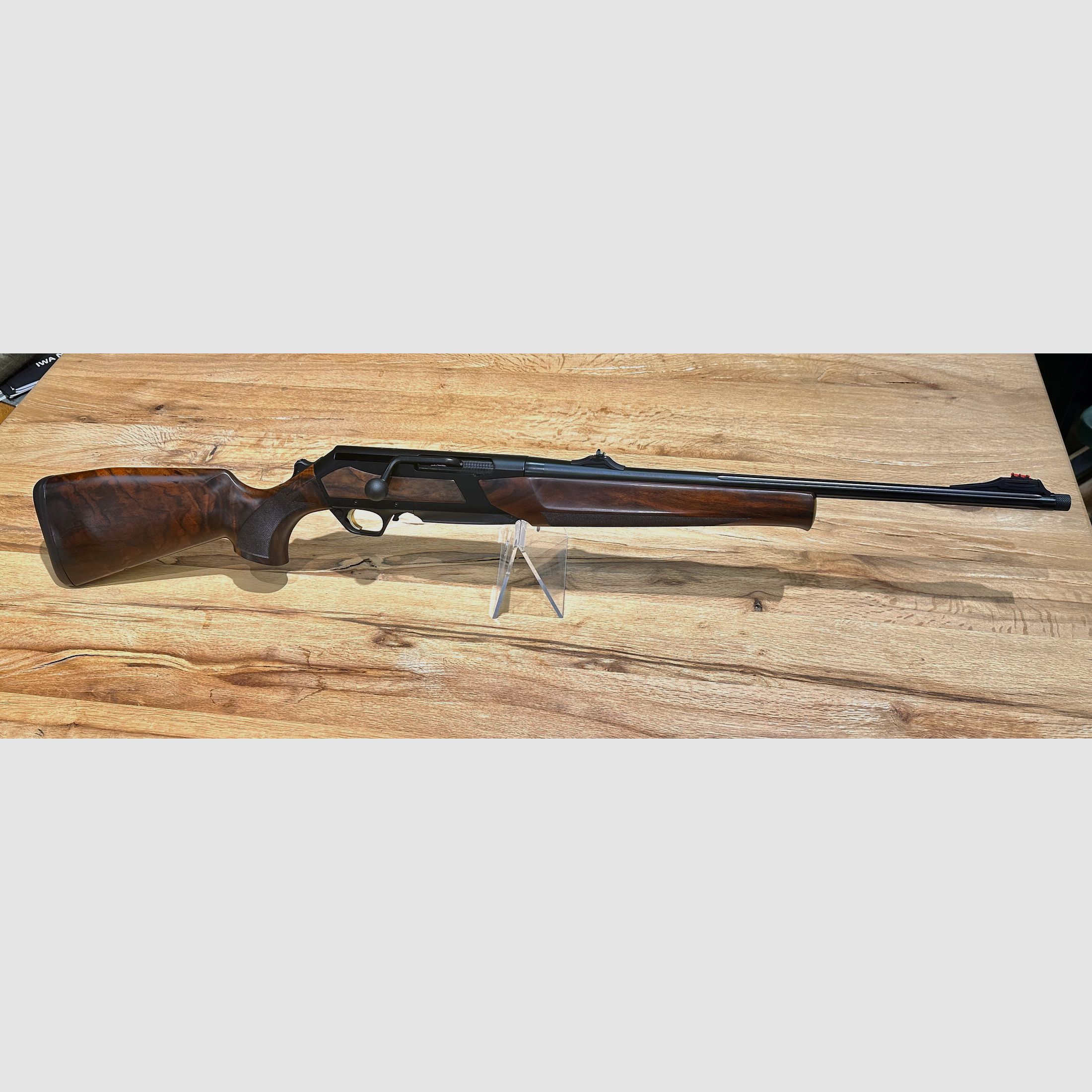 Rifle de repetición Browning Mod. Maral estriado Cal. .308 Win.