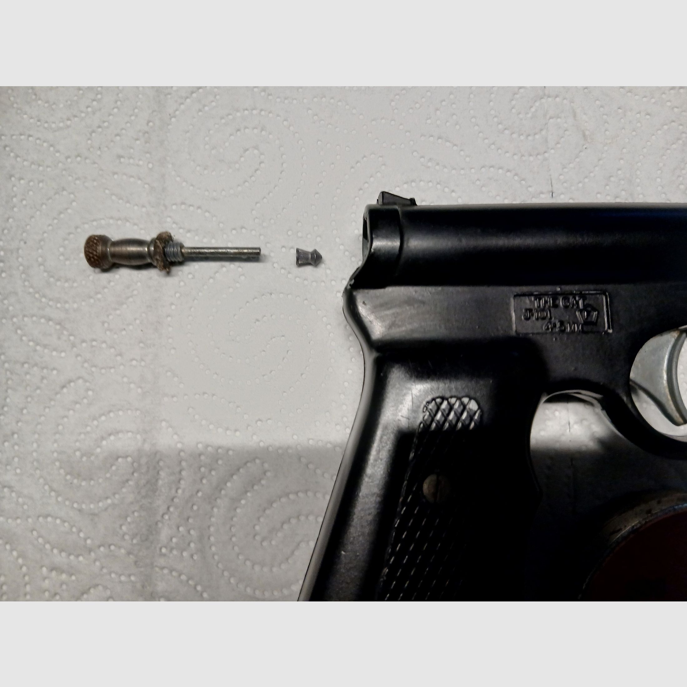 TJ Harrington “The Gat Red Box” .177 Pop-Out-Pistole.