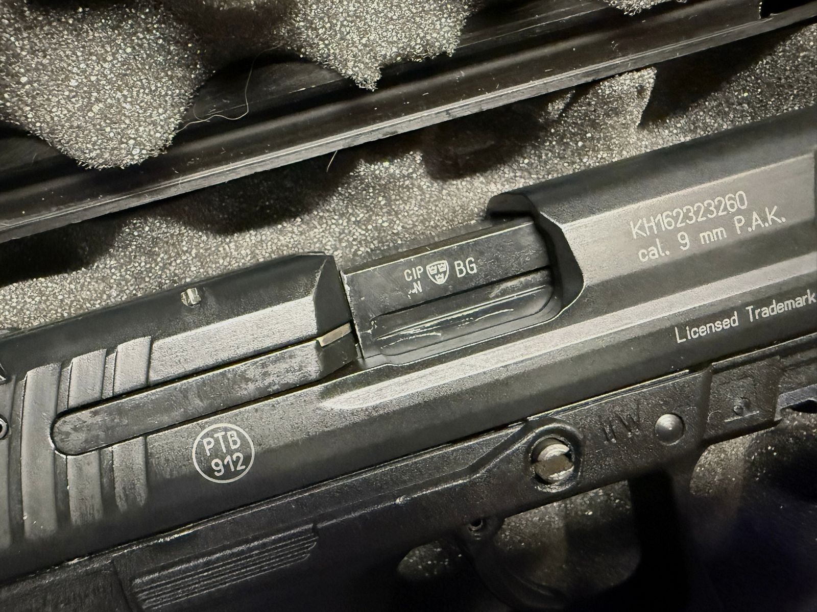 Heckler & Koch P30 9mm P.A.K. + tweede magazijn