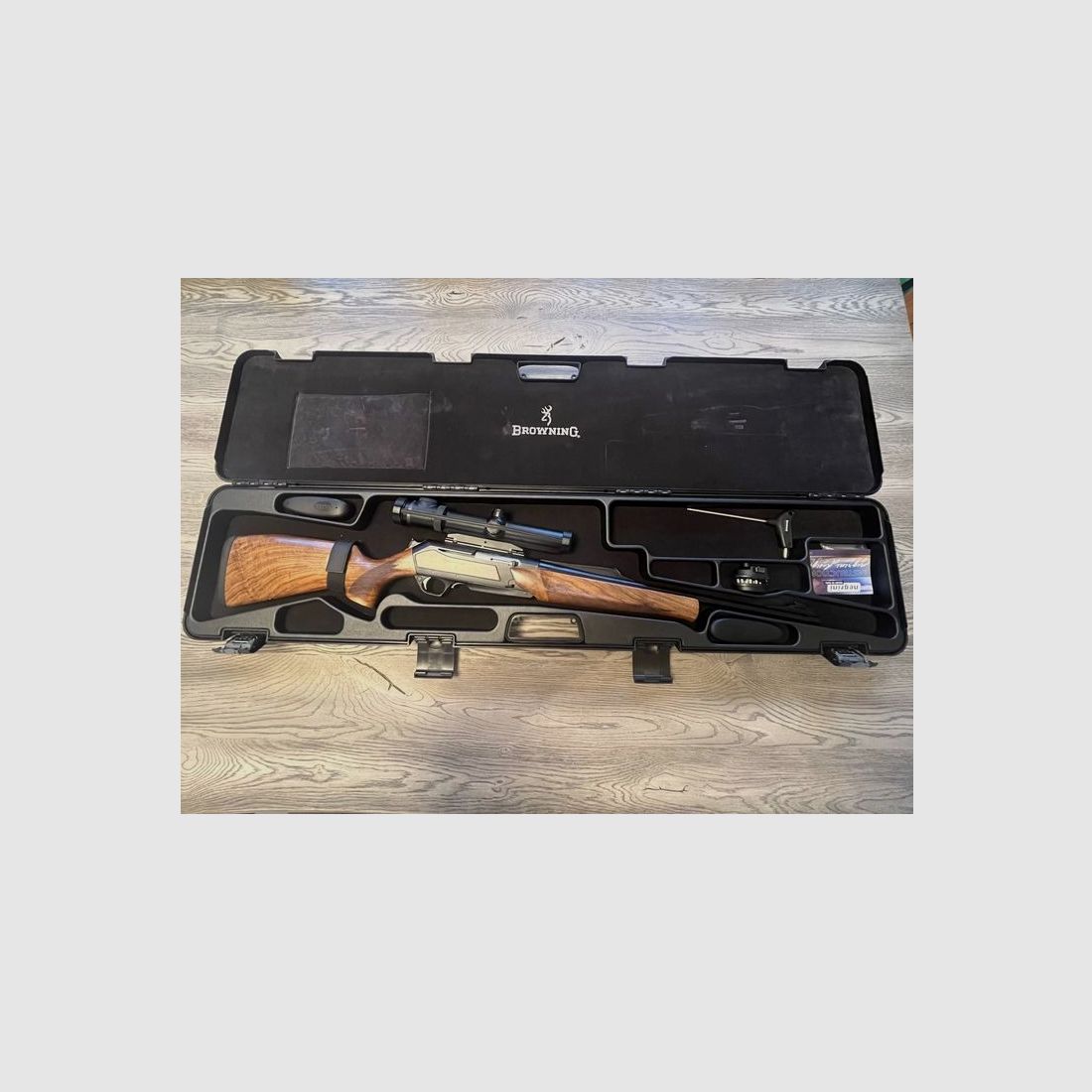 halbautomatische Büchse Browning Bar Zenith Wood HC Kaliber .30-06 mit Zeiss Victory V8 M 1,1-8x30