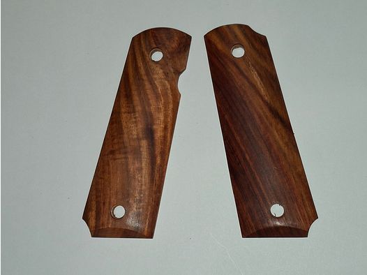 Grip panels of the Cold 1911 P.A.K