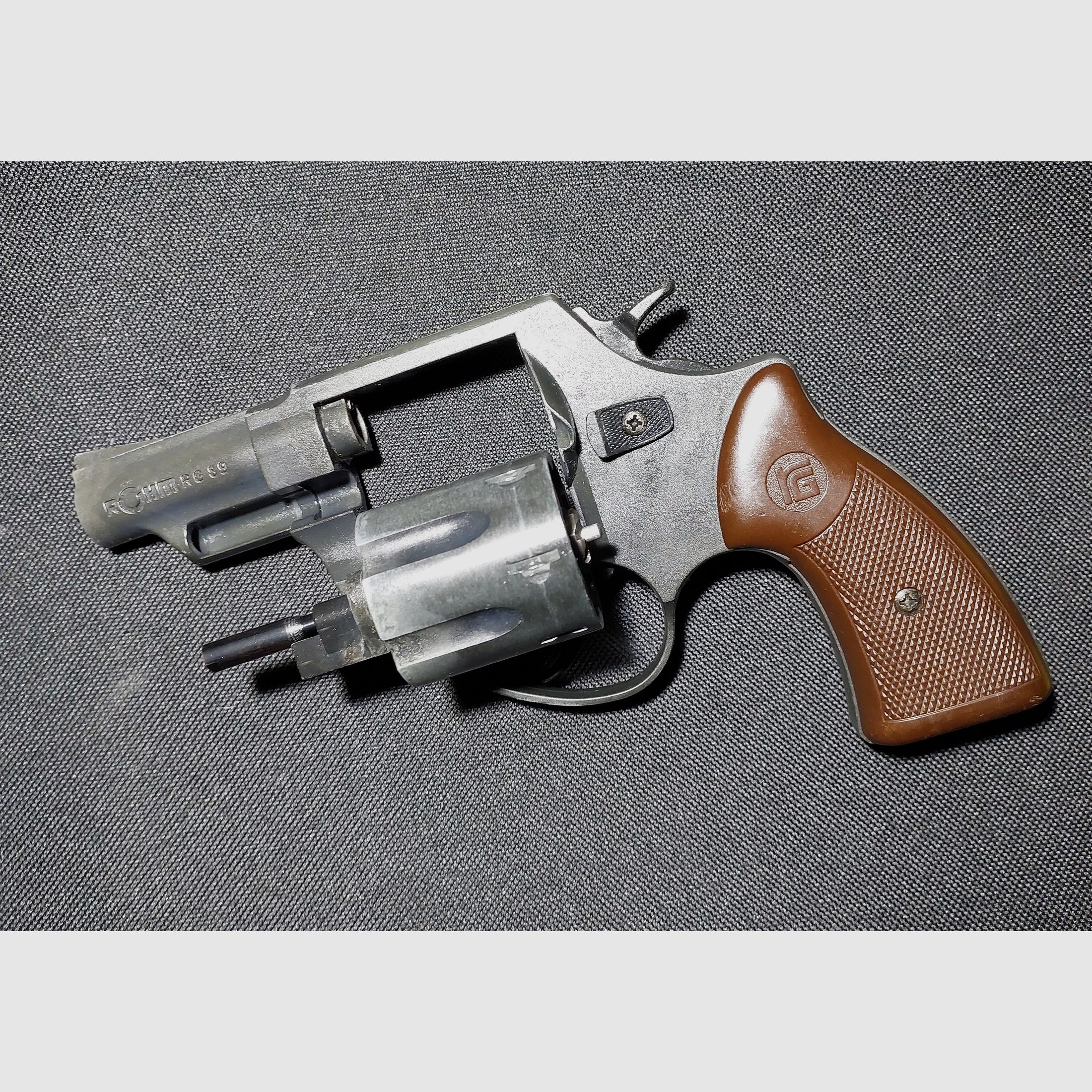 Röhm RG79 Schreckschuss Revolver brüniert (PTB 5-71) Rg 79 mit integriertem 15mm Lauf