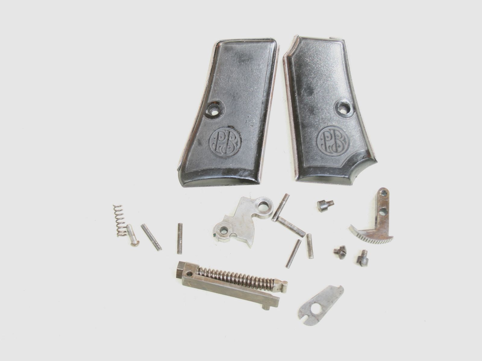 Los von gebrauchten Teilen für die Pistole BERETTA 1934 – 9x17mm (9mm kurz)