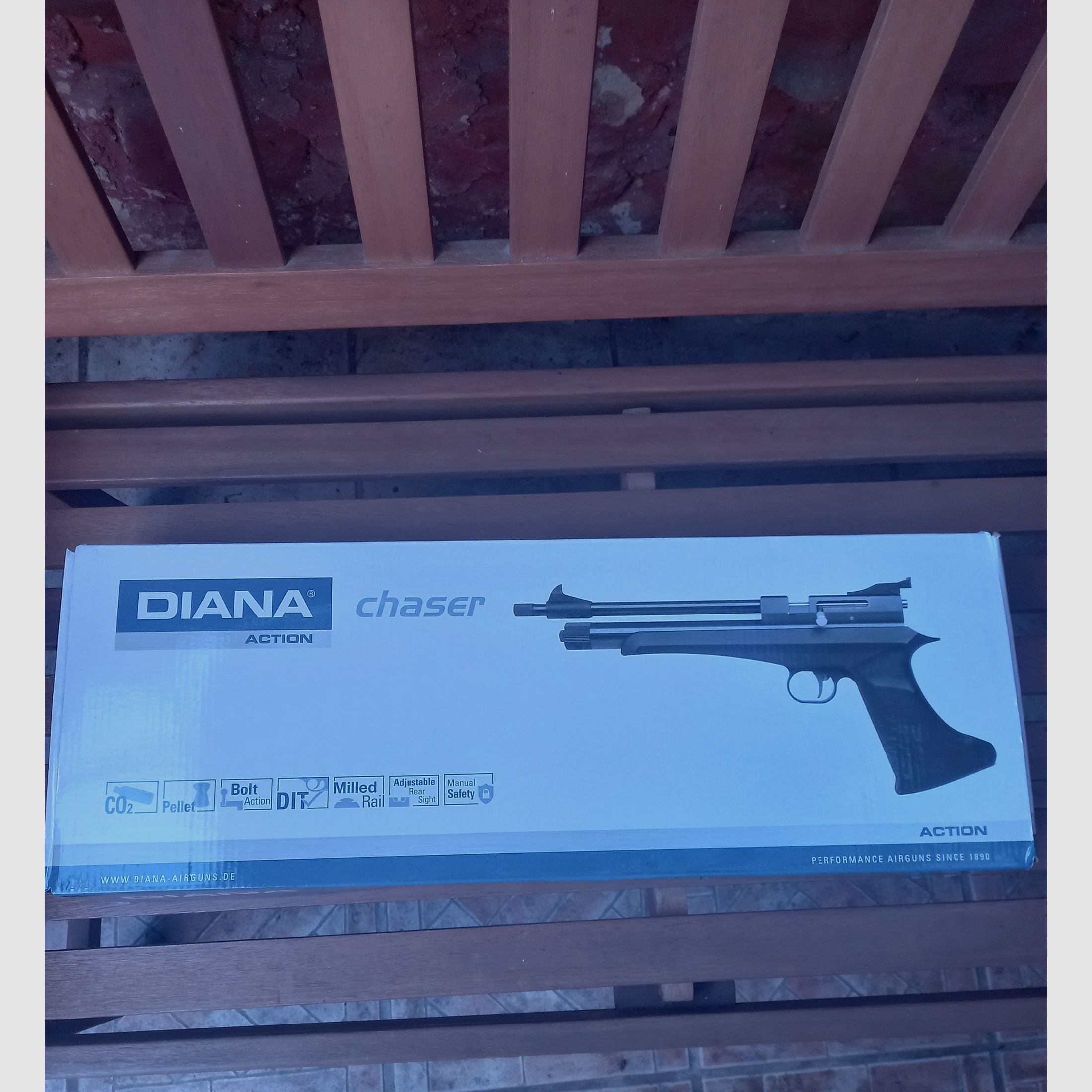 Pistolet Co2 "Diana Chaser" cal. 5,5mm Diabolo en boîte avec étui., image 3 sur 8