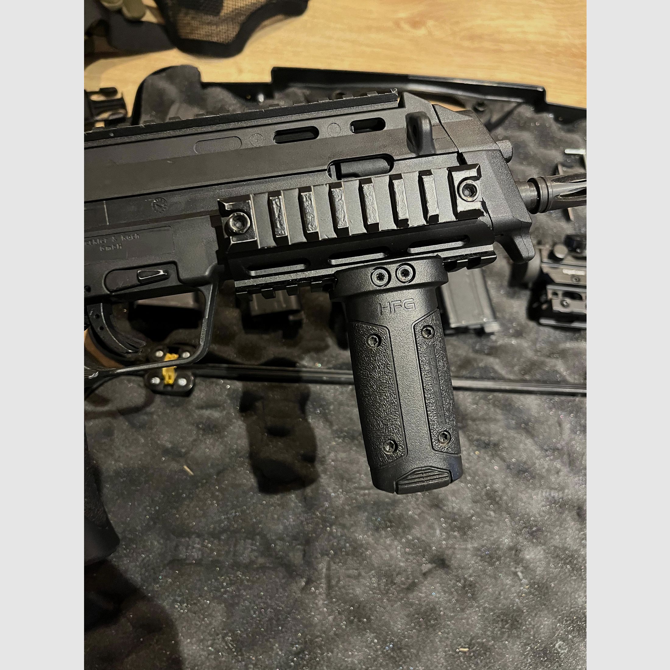 VFC MP7A1 GBBR con vari accessori