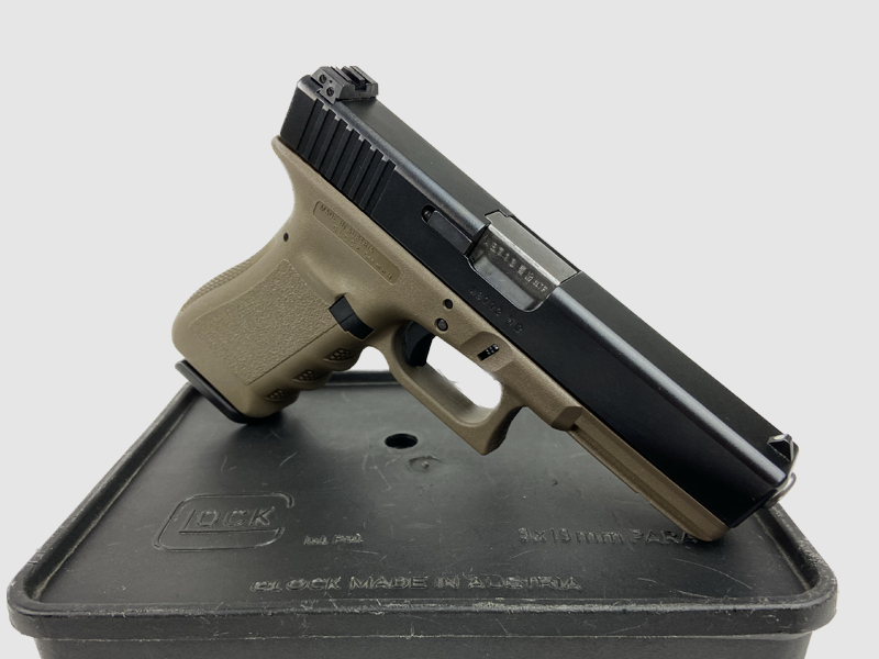Rare early version Glock 17 Gen.1 on Gen. 3 frame, image 1 of 2