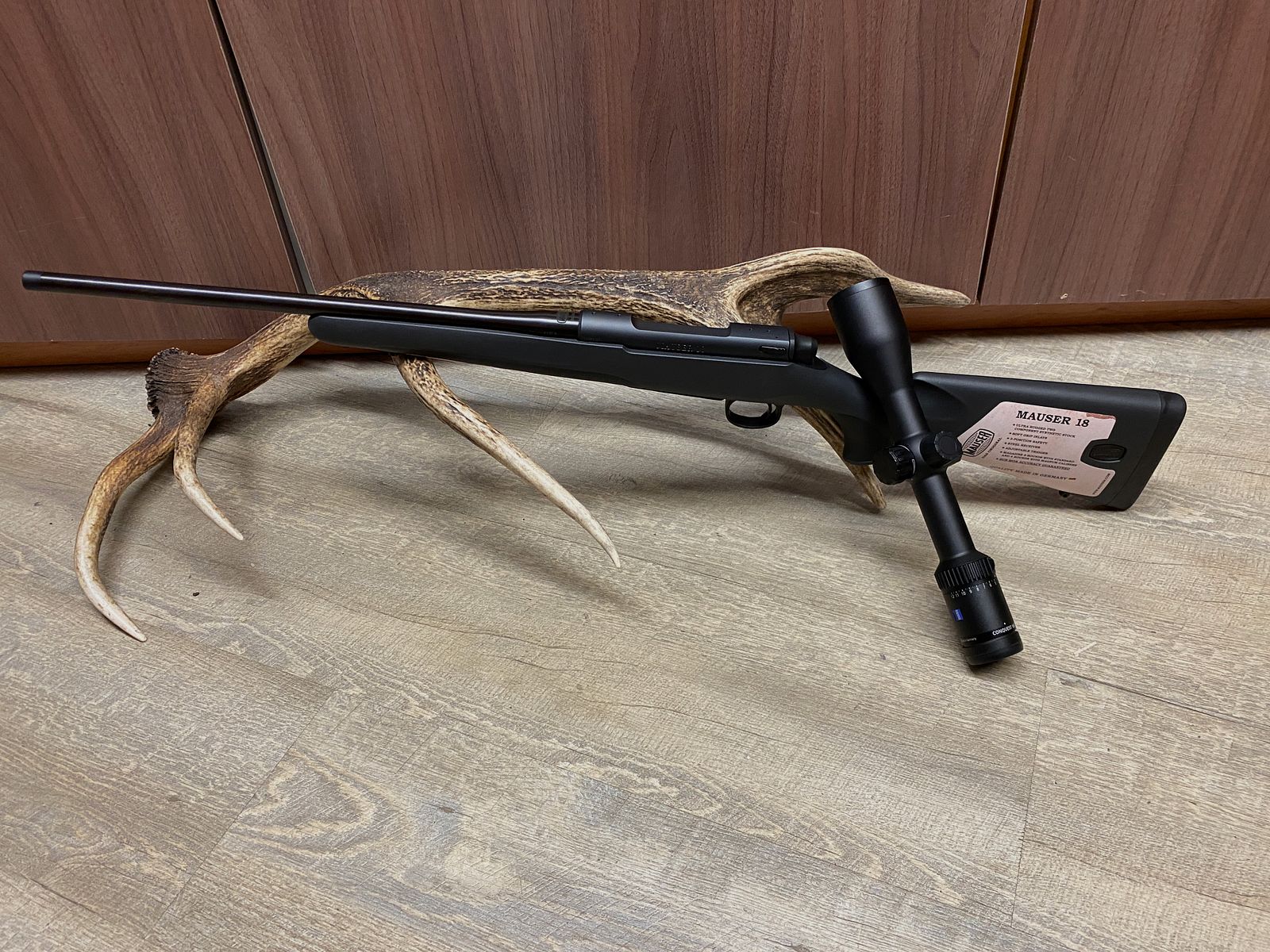 Mauser M18, con Zeiss Conquest V6 2-12x50, con slitta