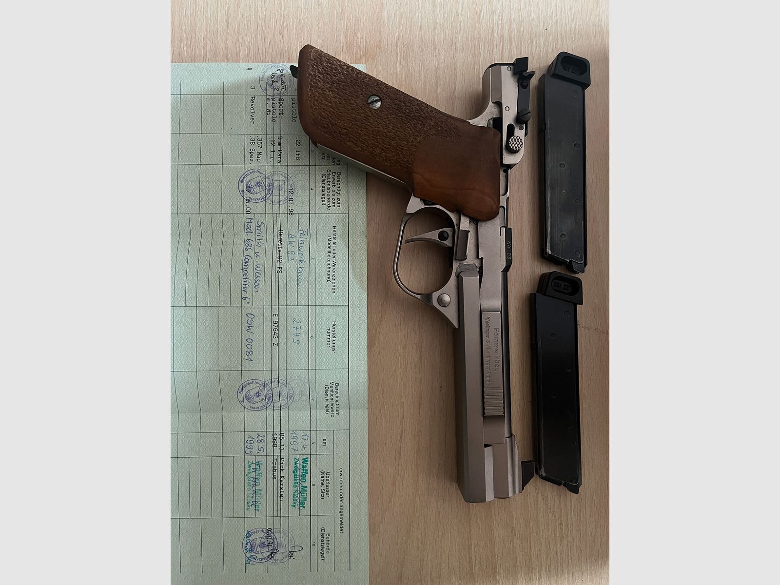 semi-automatic pistol Feinwerkbau, AW 93