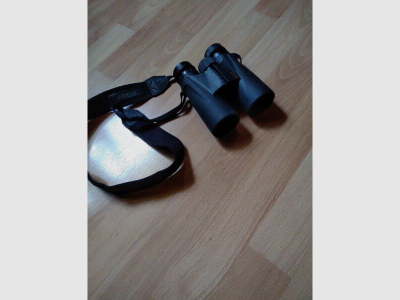 Fernglas Nikon 10 x 42