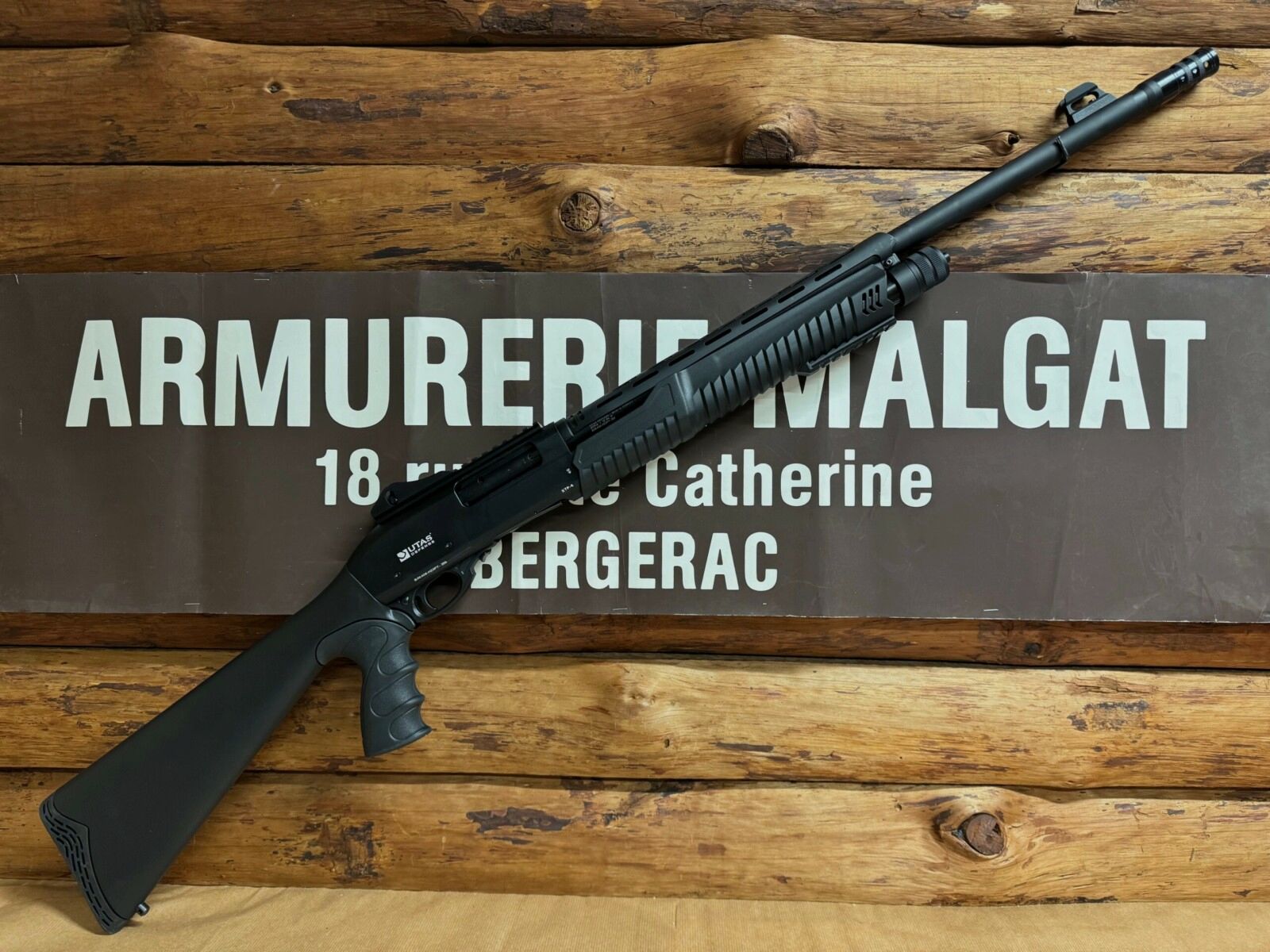 Utas Defense XTP-6 12/76, Bild 1 von 2