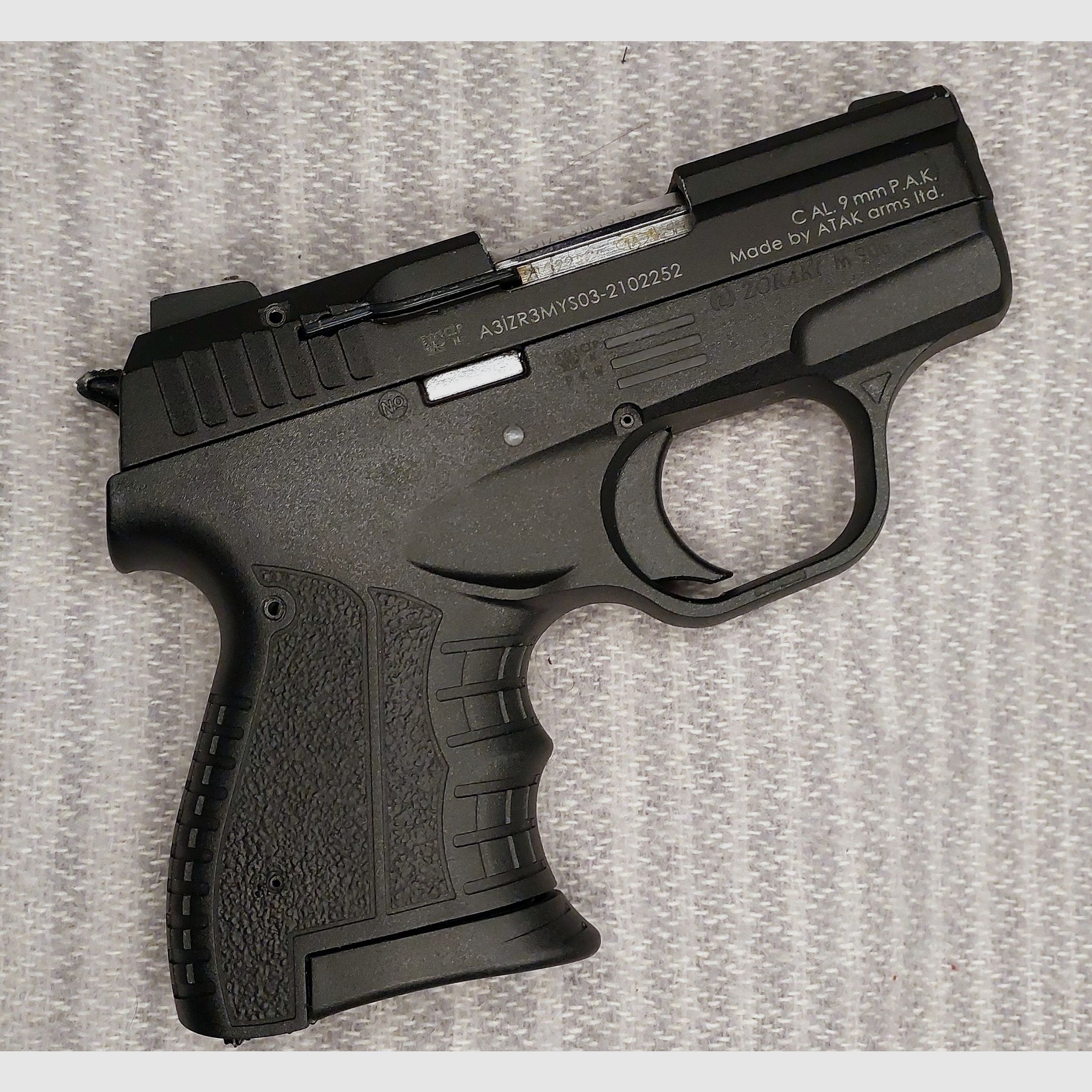 Zoraki M 906 blank firing pistol 9mm P.A.K. (PTB 1064) with holster and 2 magazines