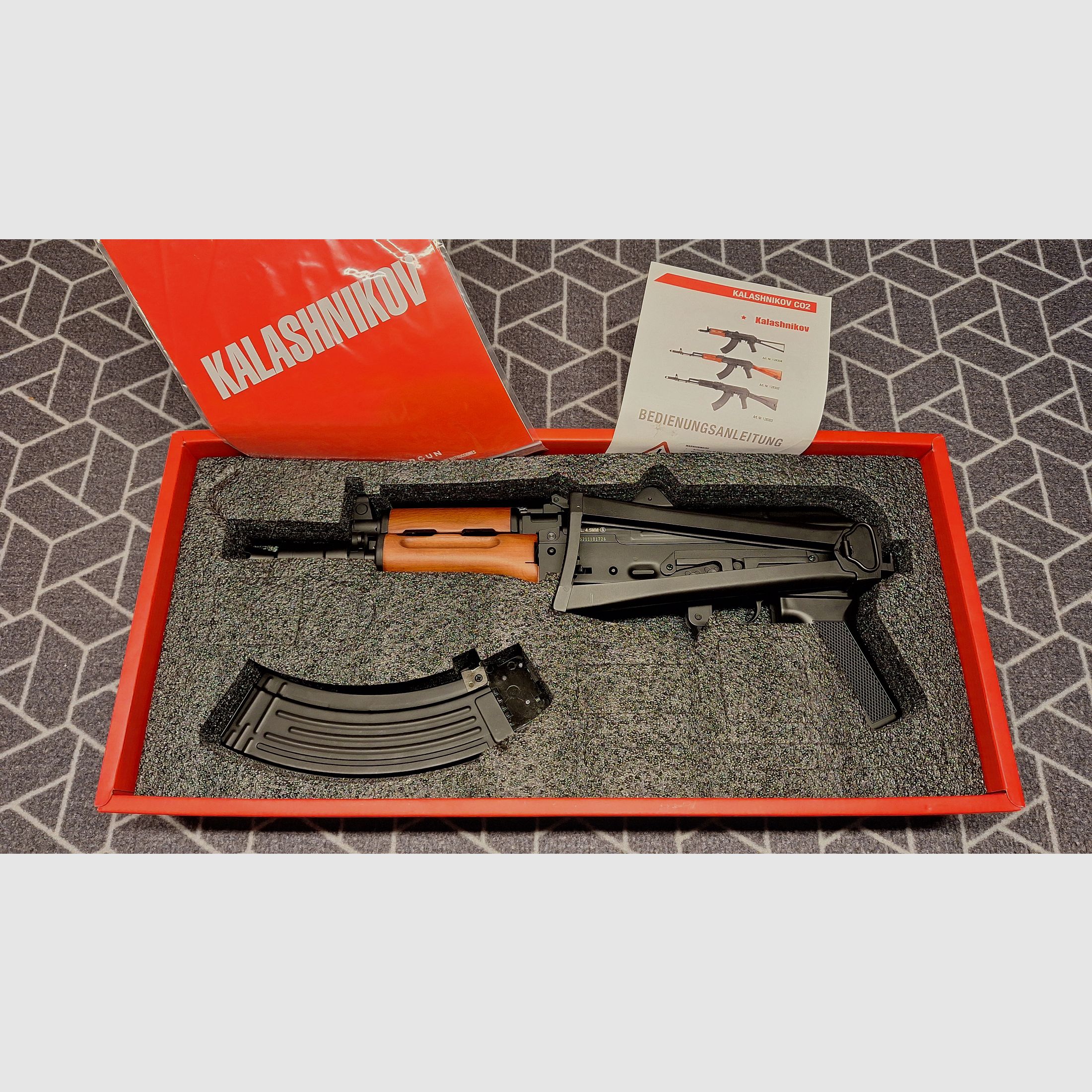 Kalashnikov AKS74U G.S.G. CO2 4,5mm NUEVO!