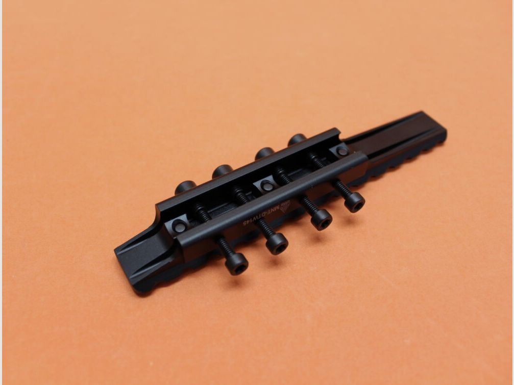 UTG - Leapers Adaptador de riel Dovetail a Picatinny UTG (MNT-DTW145) Riel Picatinny para rieles prismáticos de 9 -11 mm