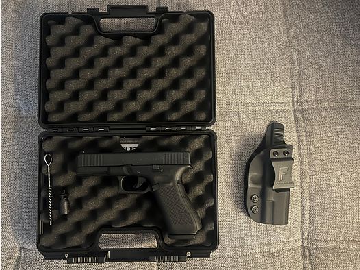 Glock 17 Gen5 Schreckschuss Pistole 9 mm P.A.K schwarz / + Holster /+Pfeffer und Flashmuniion