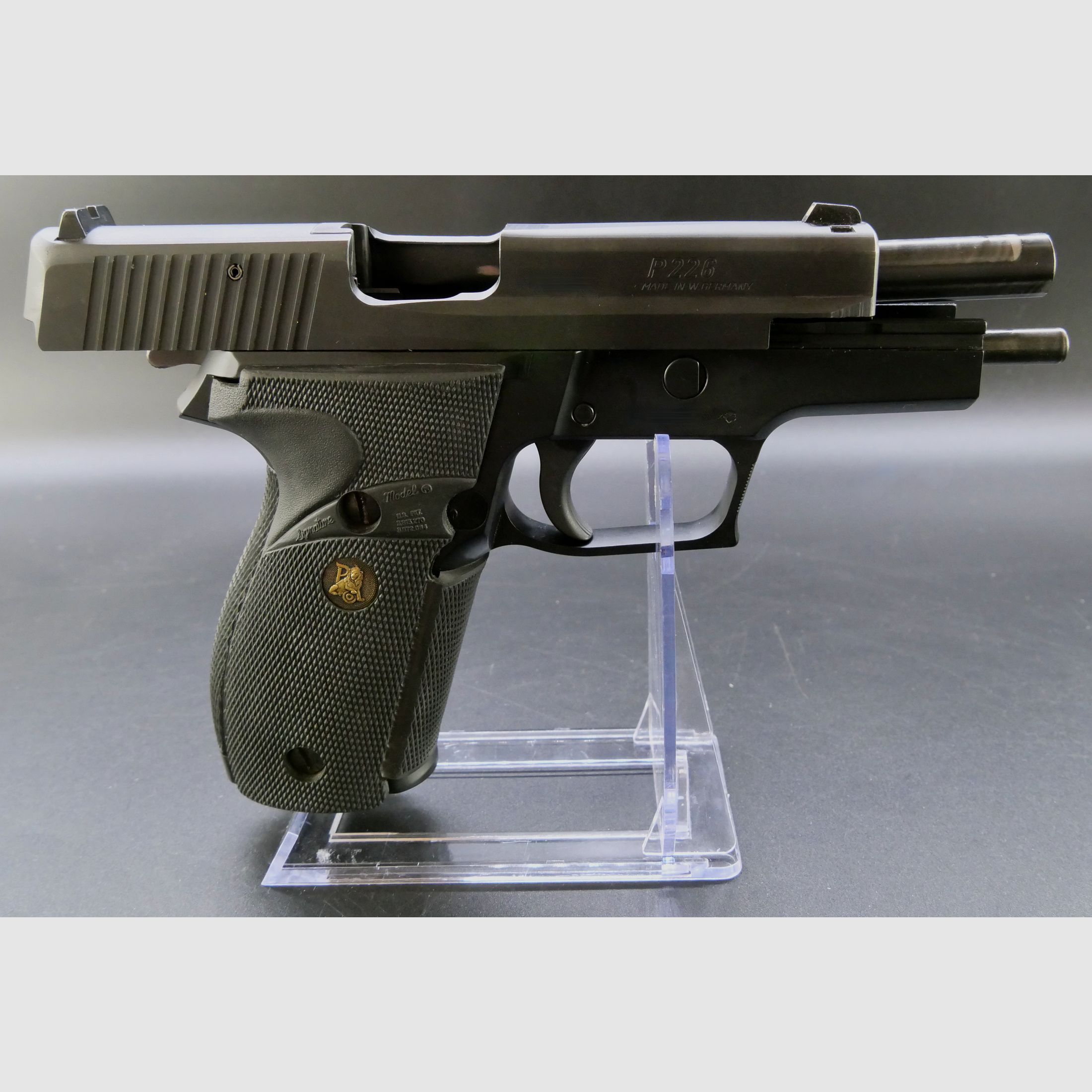 Sig Sauer P226 4,4"; Beschuss: 1992 in Kiel