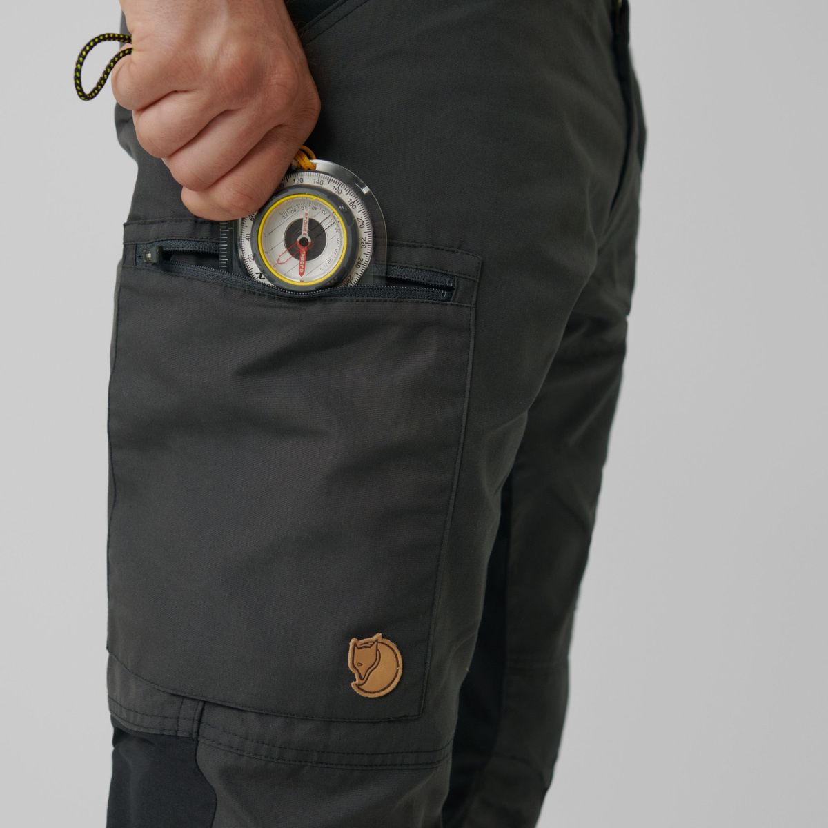 FJÄLLRÄVEN Kaipak Trousers M Regular Dark Olive