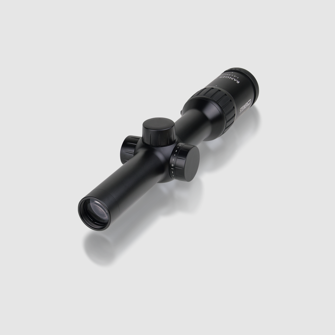 Steiner Ranger 4 1-4×24 4A-I est le spécialiste de la chasse en battue grâce à son large champ de vision allant de 37 à 9 m à 100 m.
