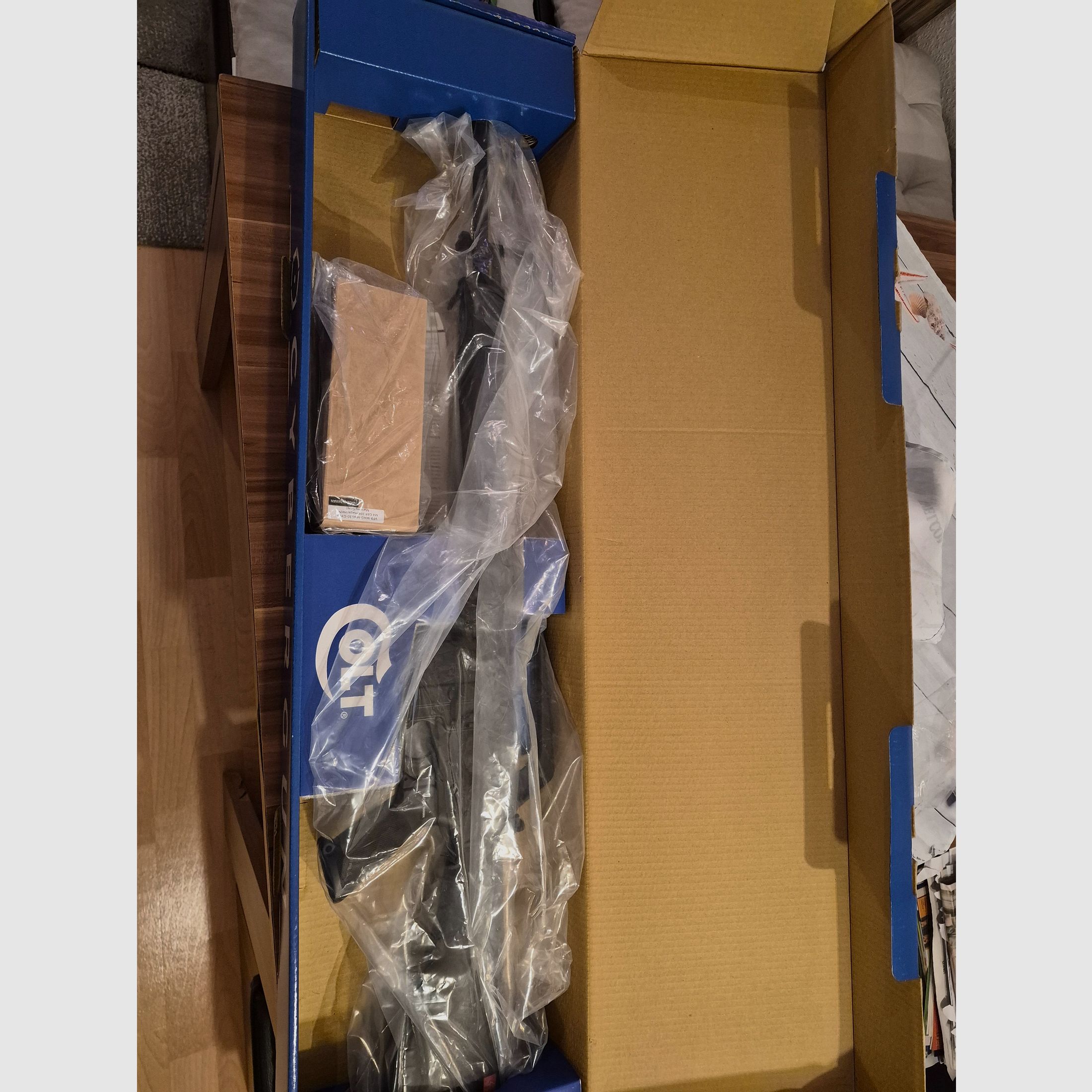Cybergun / VFC Colt M16A1 GBB (1,6 Joule) – classico del Vietnam in set con caricatore extra & gas