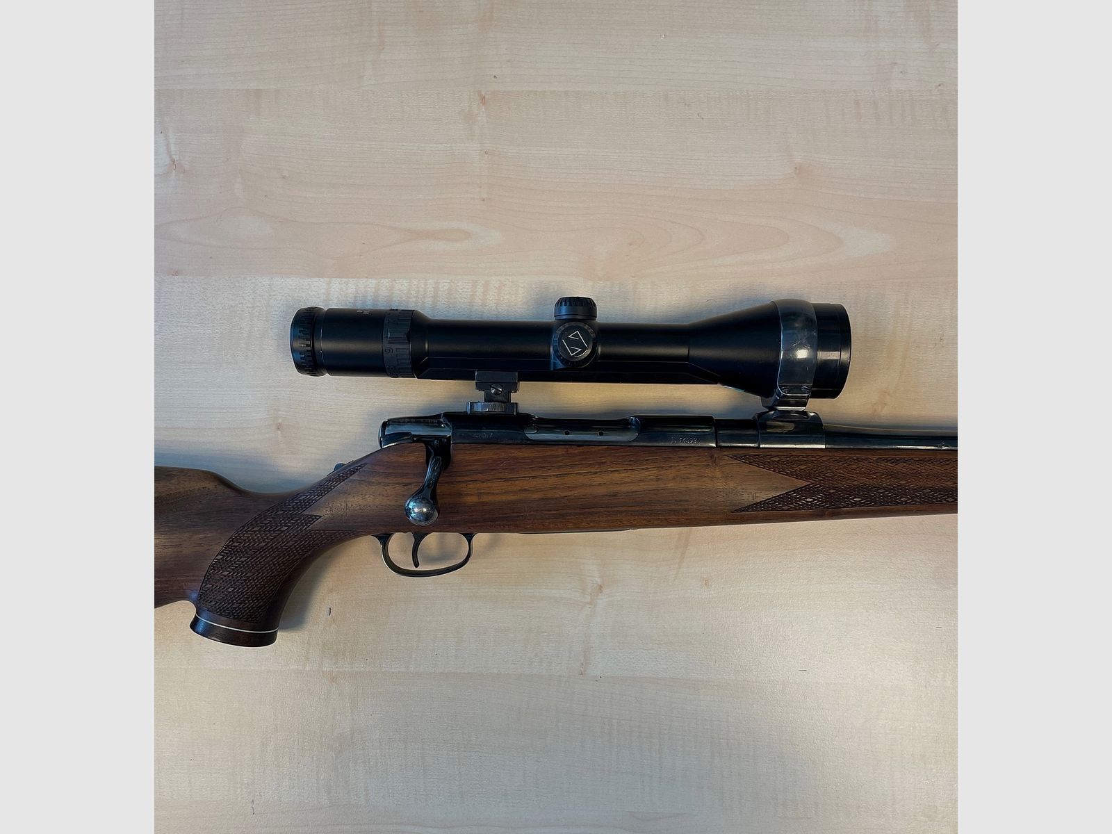 Rep. Büchse Sauer 80 Kal. 243. Rem mit ZF Zeiss Diavari 2-10x50T + Schalldämpfer Roedale Hybrid 47XK