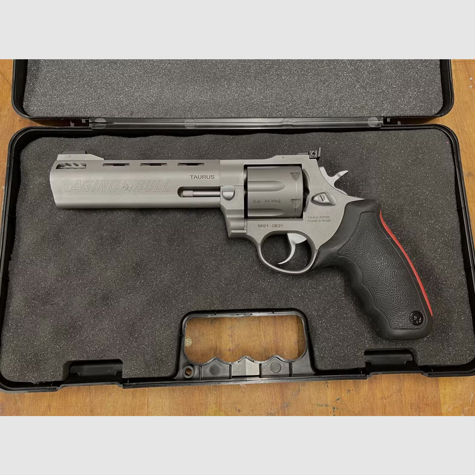 Revolver Taurus Raging Bull, .44mag, 6,5 mit Kompensator 