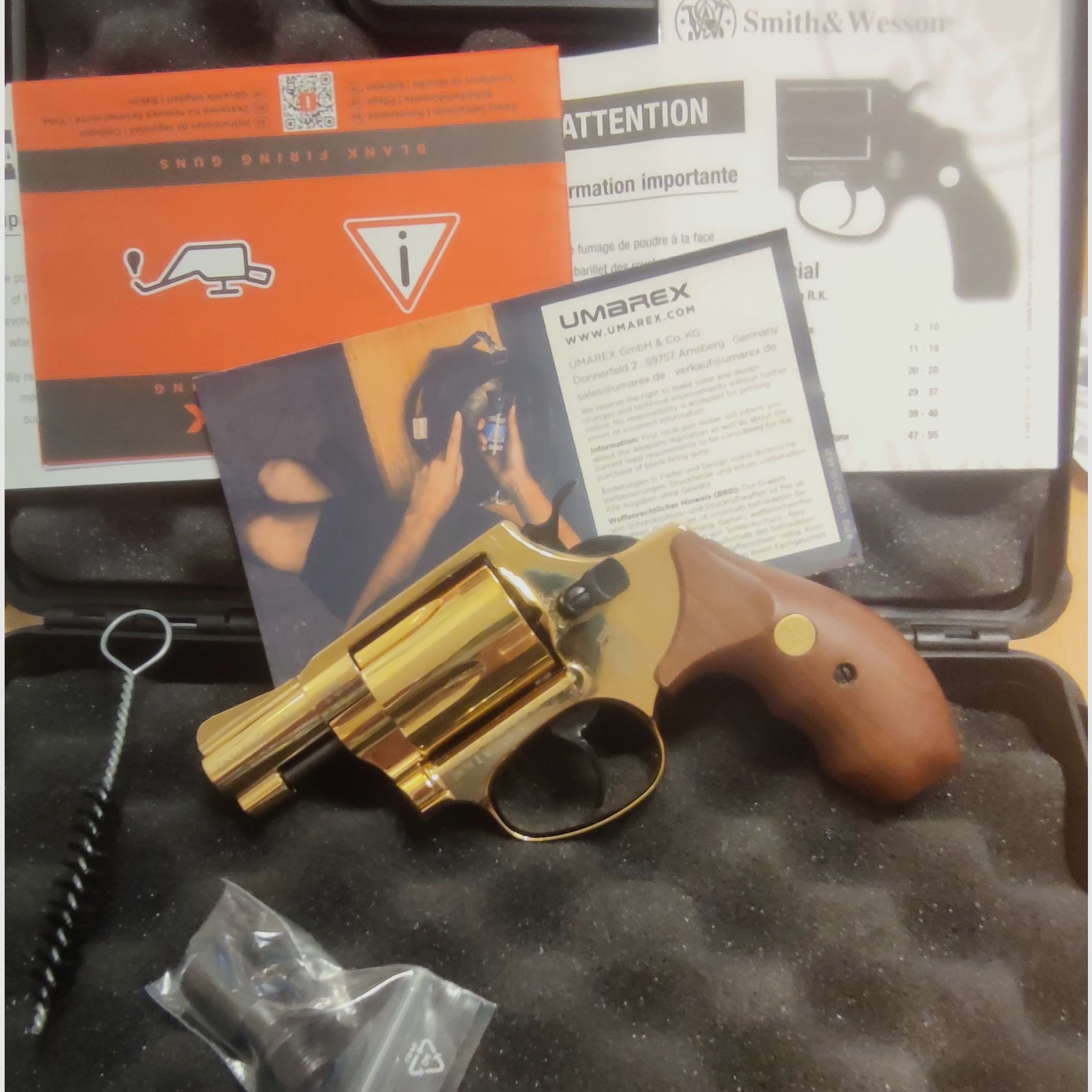 Smith Wesson chiefs special gold 9 mm