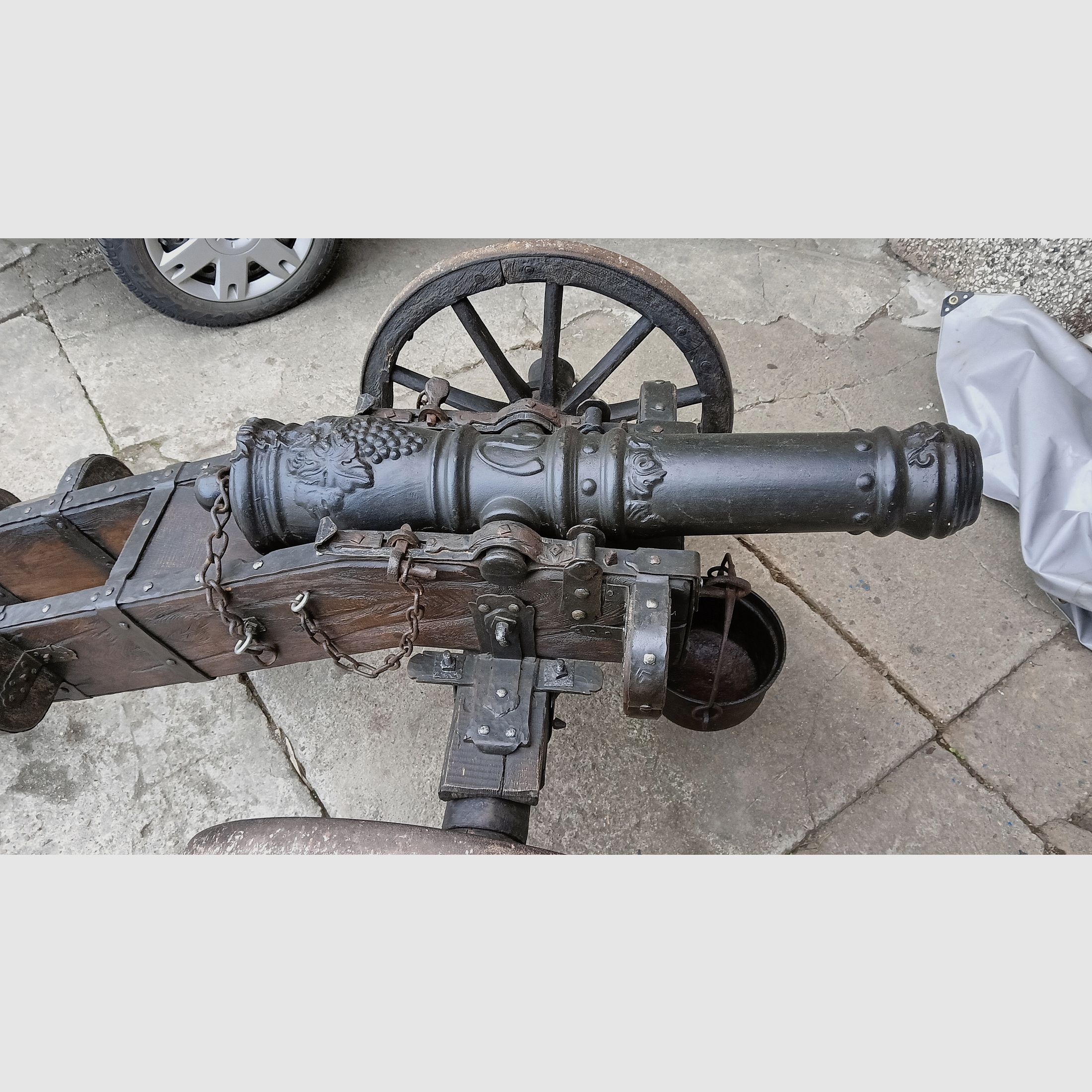 OgłoszenieReplika armaty wojskowej