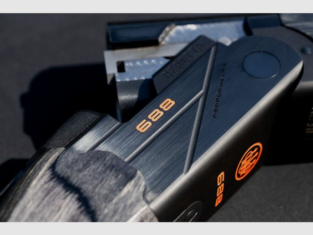 BERETTA BERETTA 688 PERFORMANCE BLACK Sporting AS B-FAST 12/76 OCHPe LL76