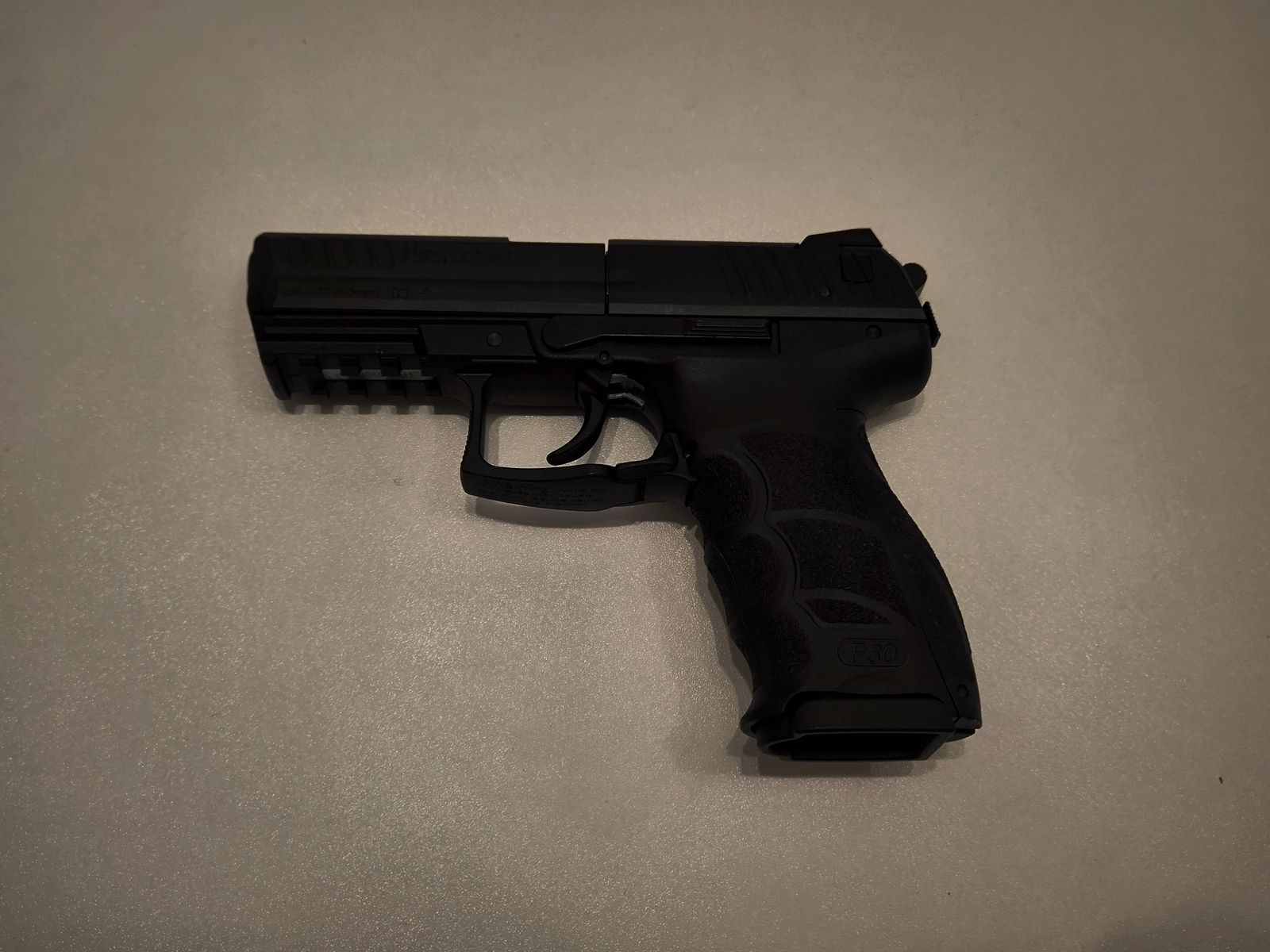 H&K P30 CO2 air pressure pistol