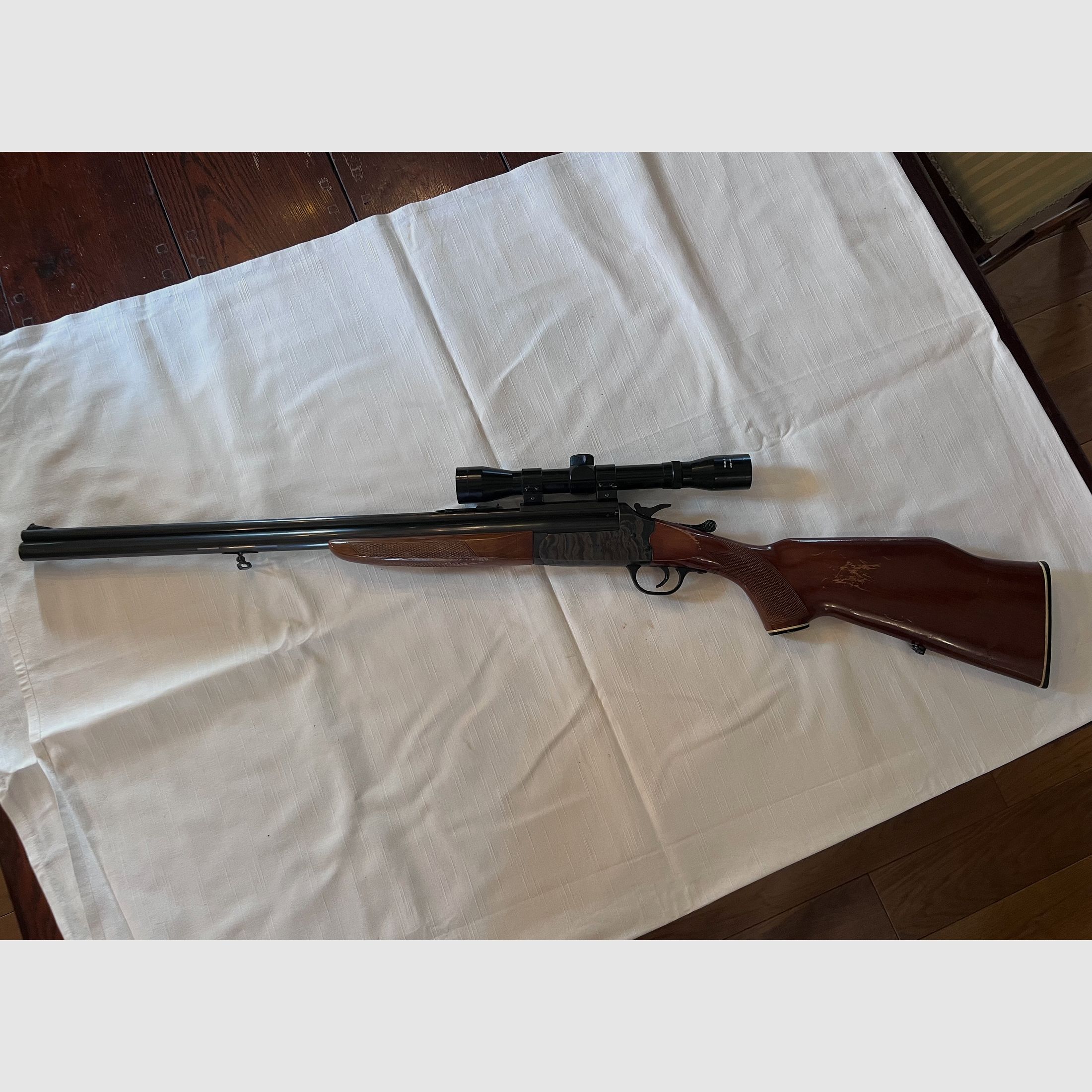 Escopeta de doble cañón modelo Atlas cal. 22 Mag + 16 de perdigones