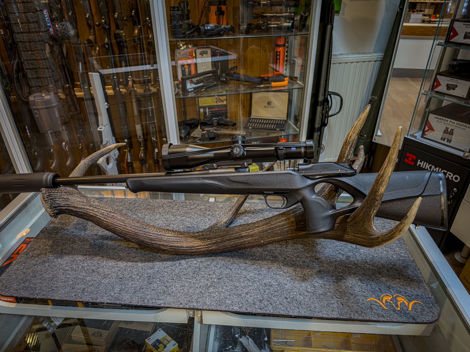 Blaser R8 Professional with Zeiss Victory HT 3-1256