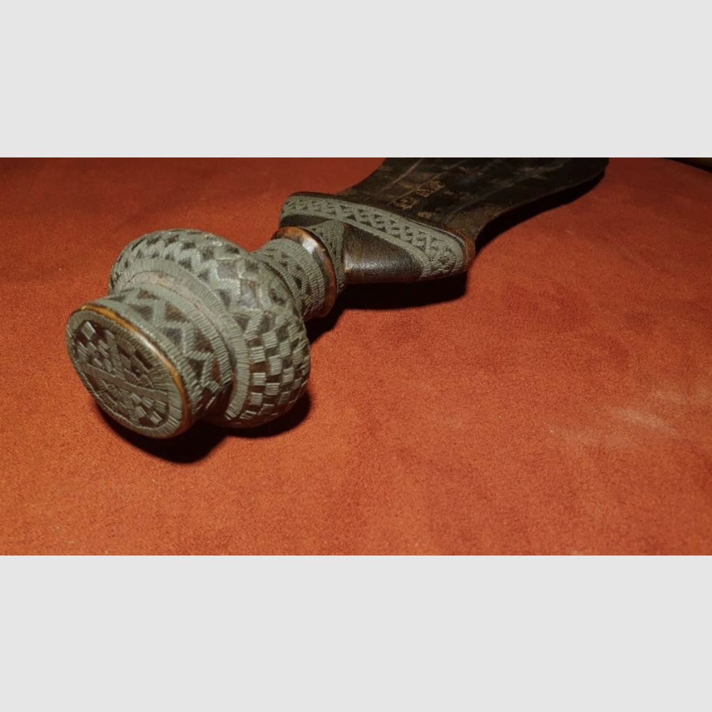Bushono Ikula, short/ceremonial sword Belgian Congo