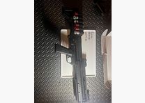 Tokyo Marui KSG Gas Shotgun + portacartuchos + 5 cartuchos