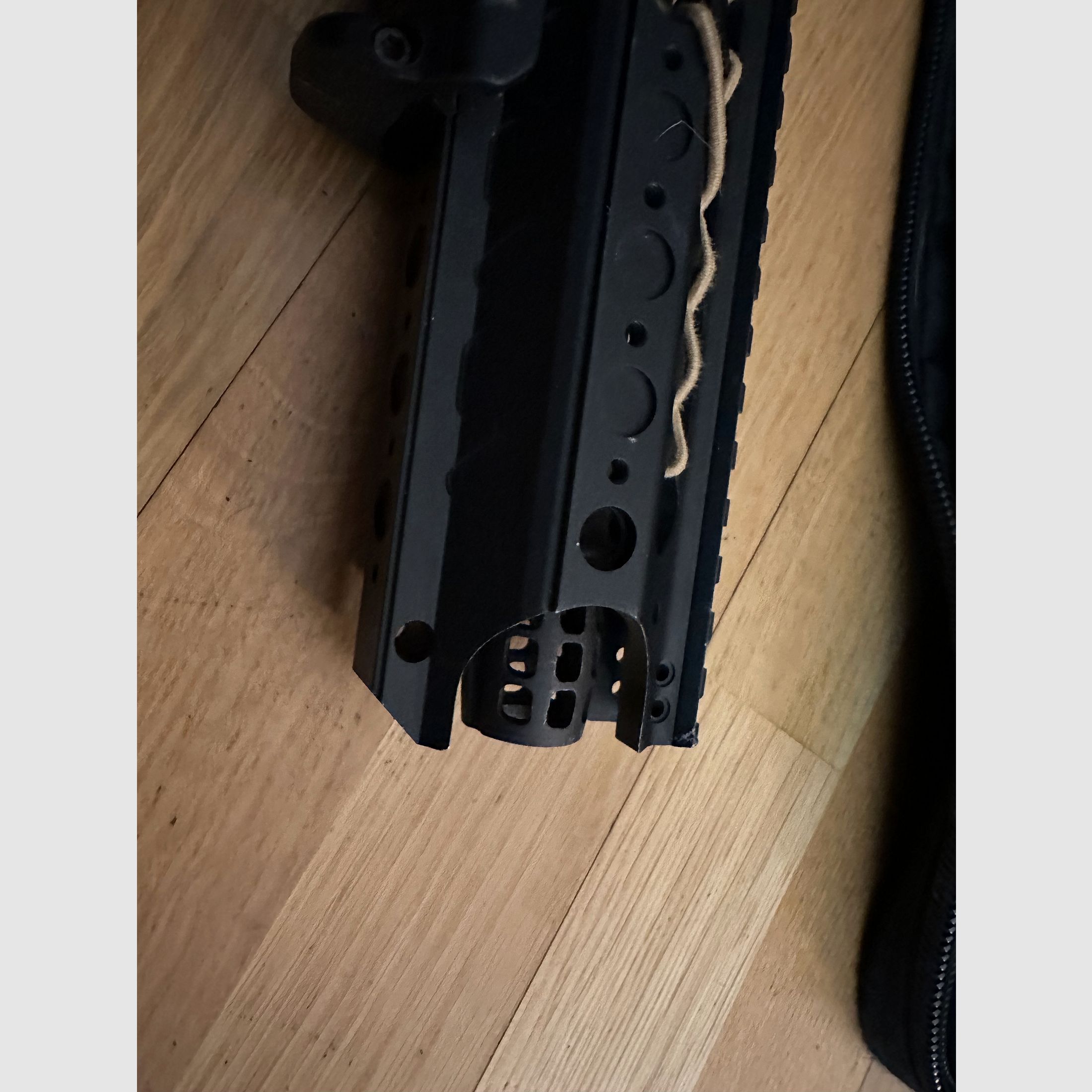 Krytac LVOA mit Magazinen, Tasche und Griff