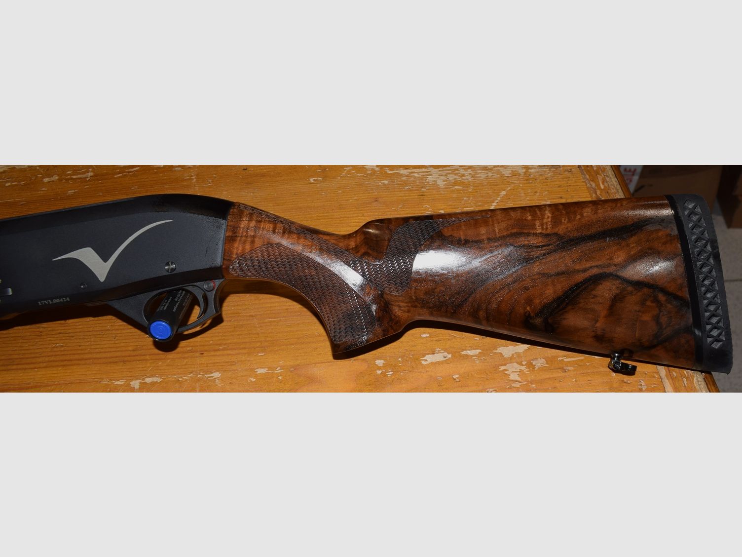 Fusil Verney Carron Veloce, cal 12/76, canon 71cm avec tube magasin 5+1 cartouches superbe bois, image 7 sur 9