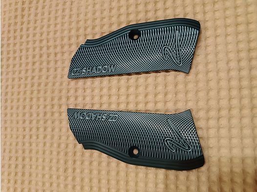 CZ Shadow grip panels blue long.