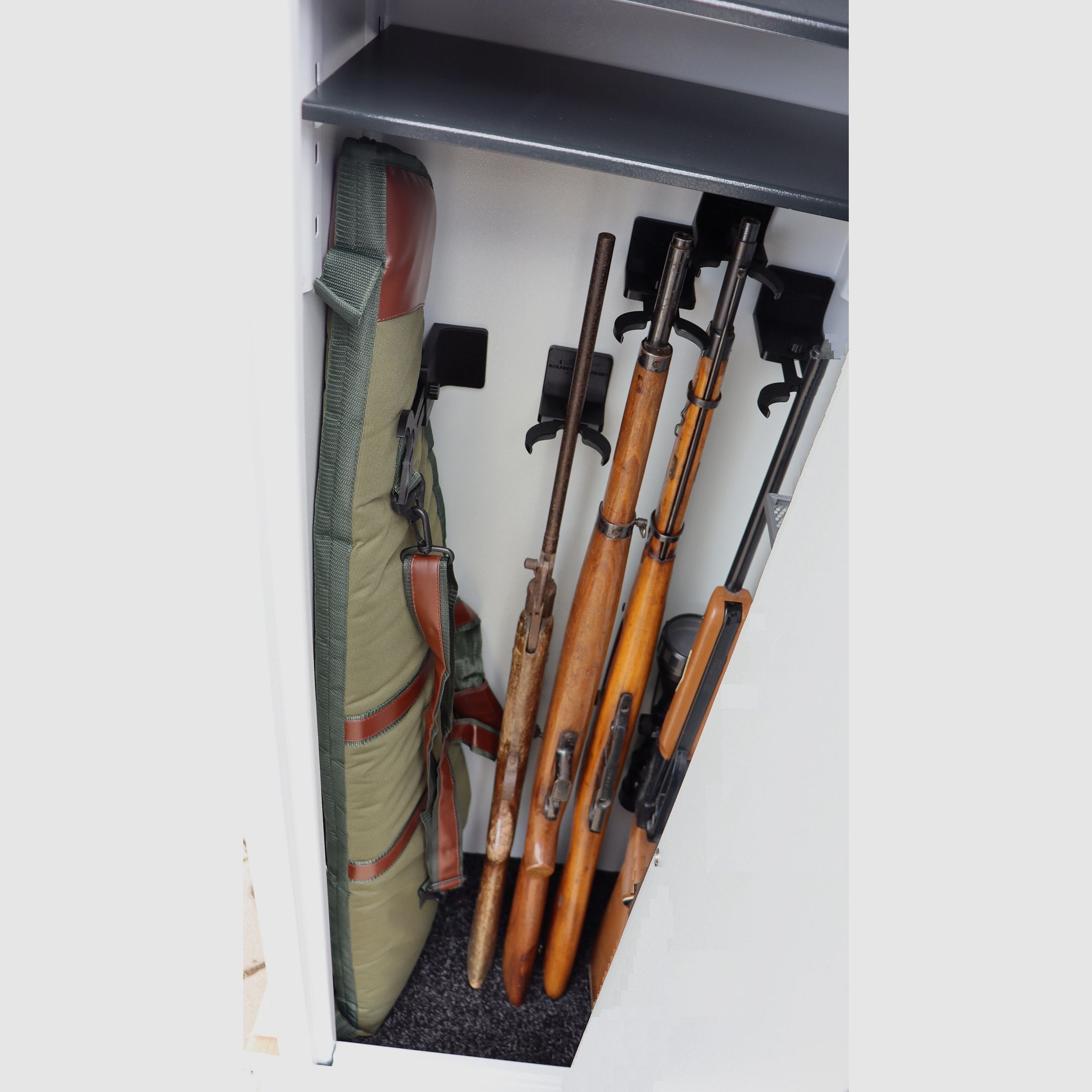 Gun cabinet HUNTER Ricke (1500x440x380) Class 1 EN 1143-1 for up to 9 long guns