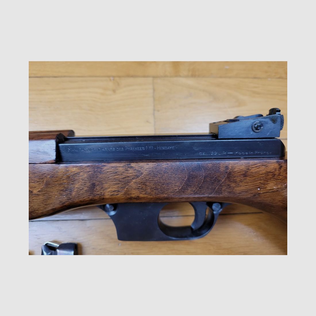 Sehr schöne Unique Semi-auto G 21 – 10 Schuss – in 22 LR + 2 Magazine – Originalverpackung – Perfekter Zustand, Bild 7 von 18