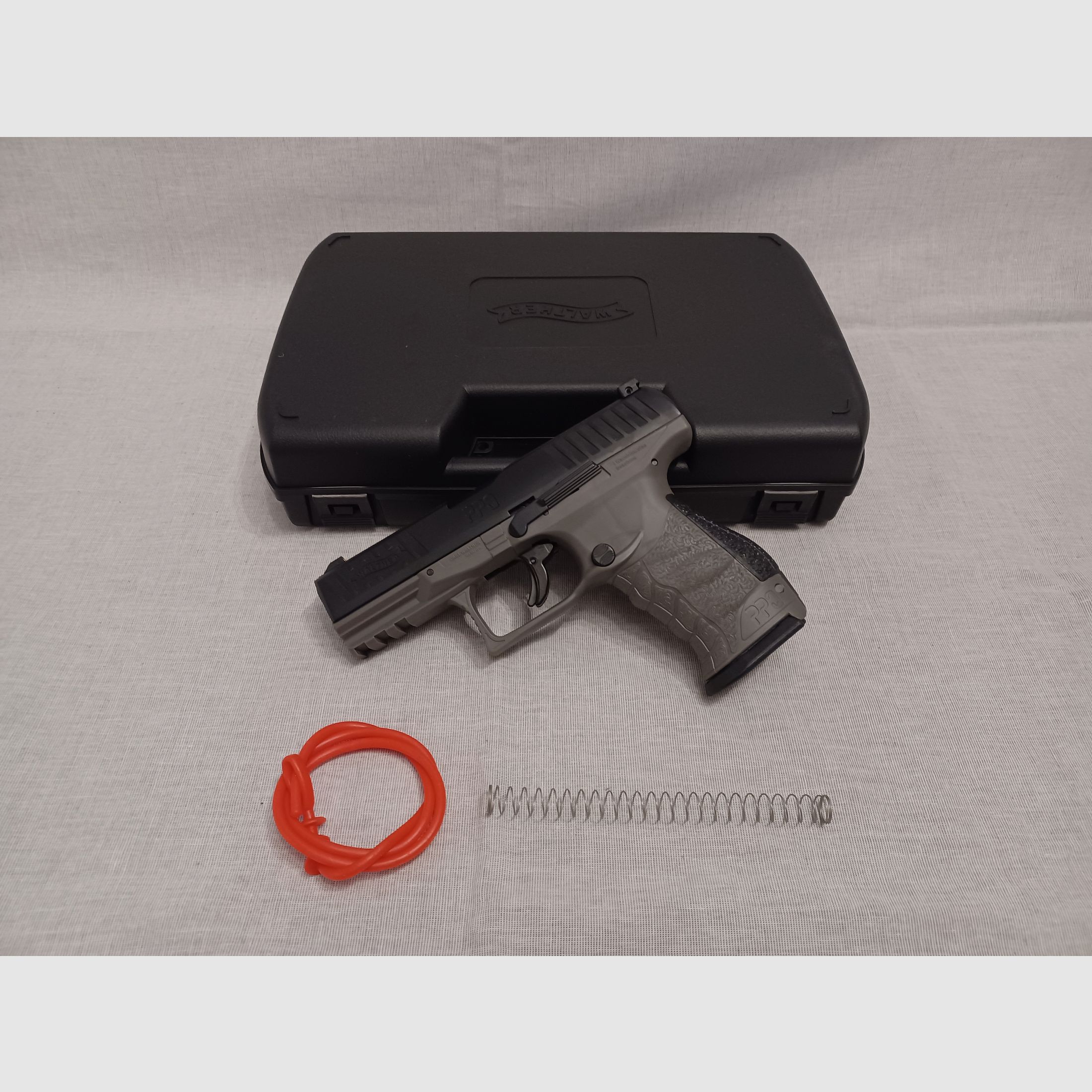 Walther PPQ M2 / Tungsten Gray / .43 / RAM / Pistole / OVP (167)