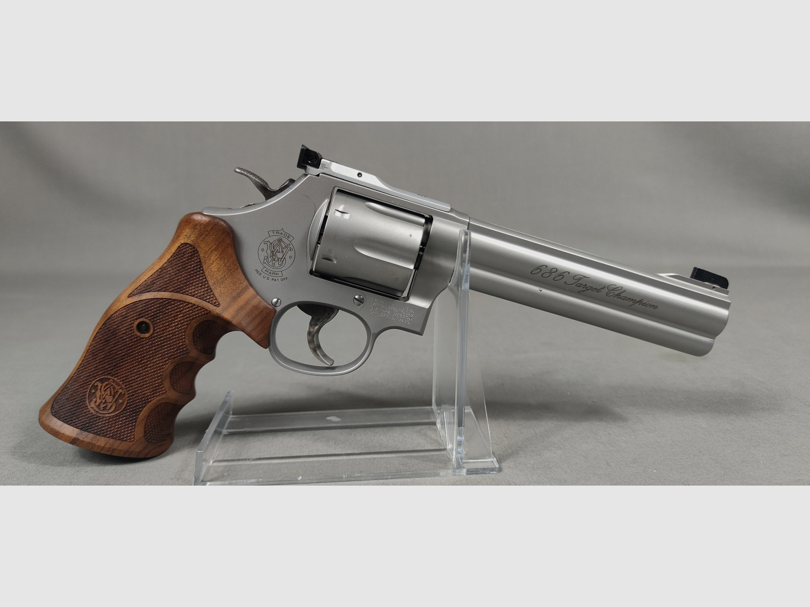 Smith & Wesson 686-6  Target Champion 