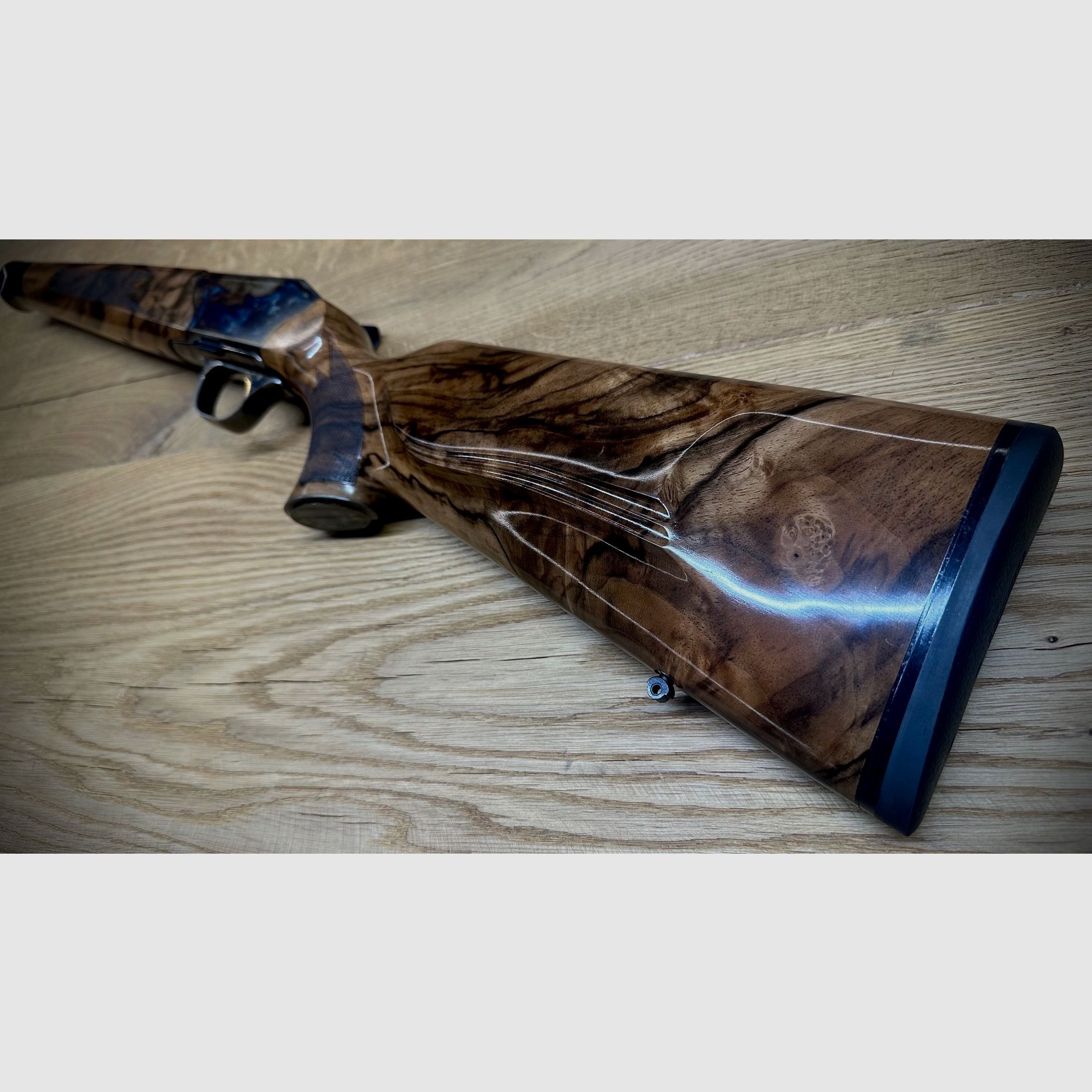 Blaser R8 kolf met buntharding / HK7 / Super Finish / systeemkast & trekker staal / DROOMMOOI!