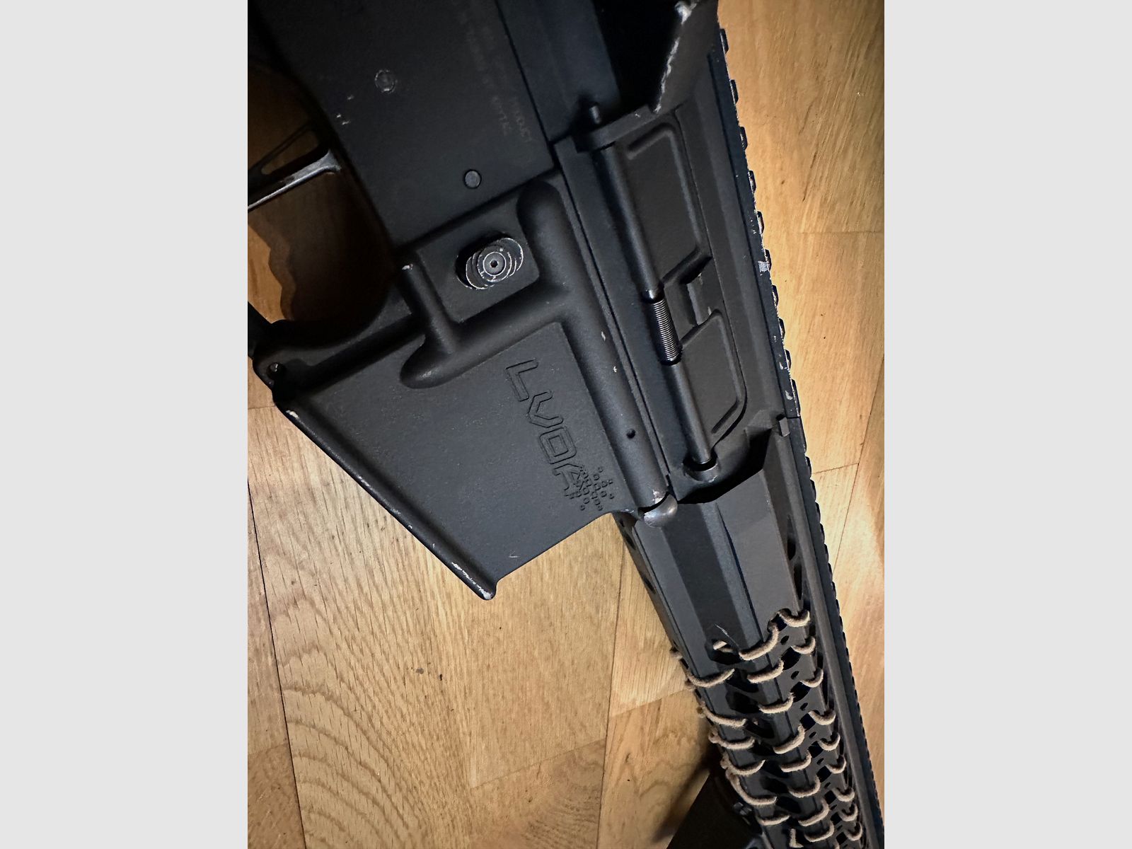 Krytac LVOA mit Magazinen, Tasche und Griff