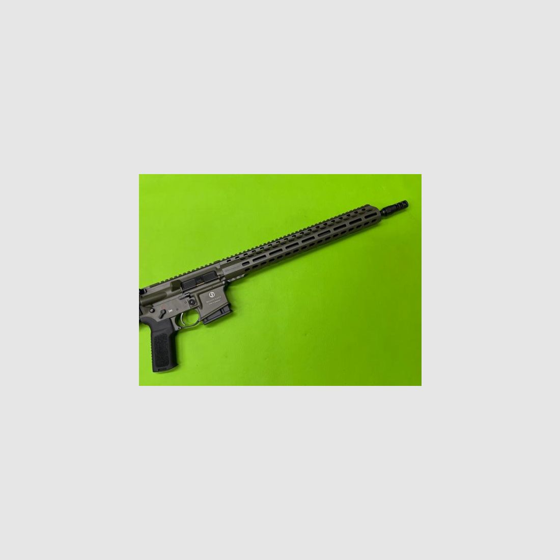 Schmeisser AR15 DYNAMIC L OD-Green Rifle Semiautomático, 16,75" .223Rem, imagen 2 de 6