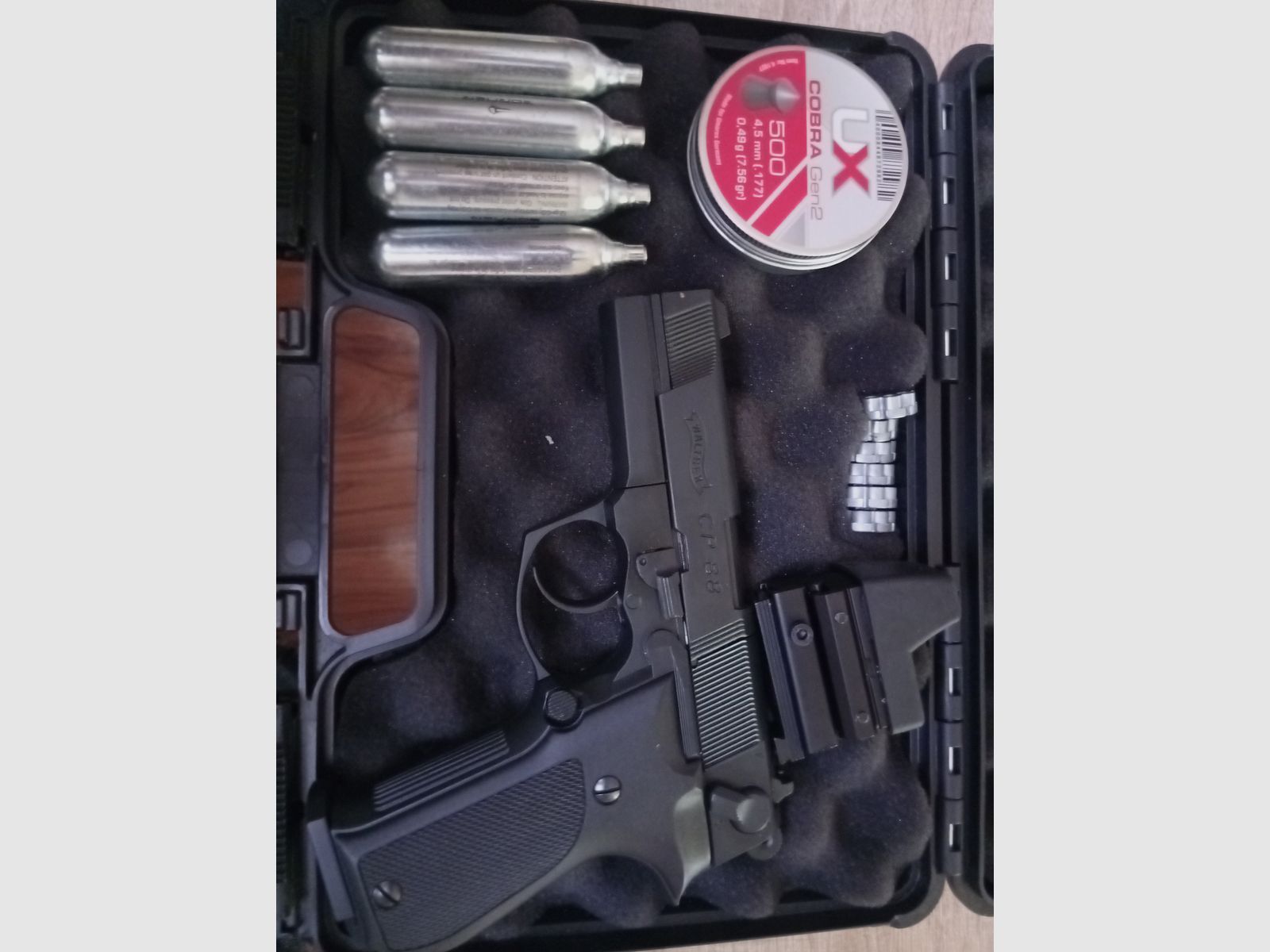 Walther CP88 mit Rotpunkt