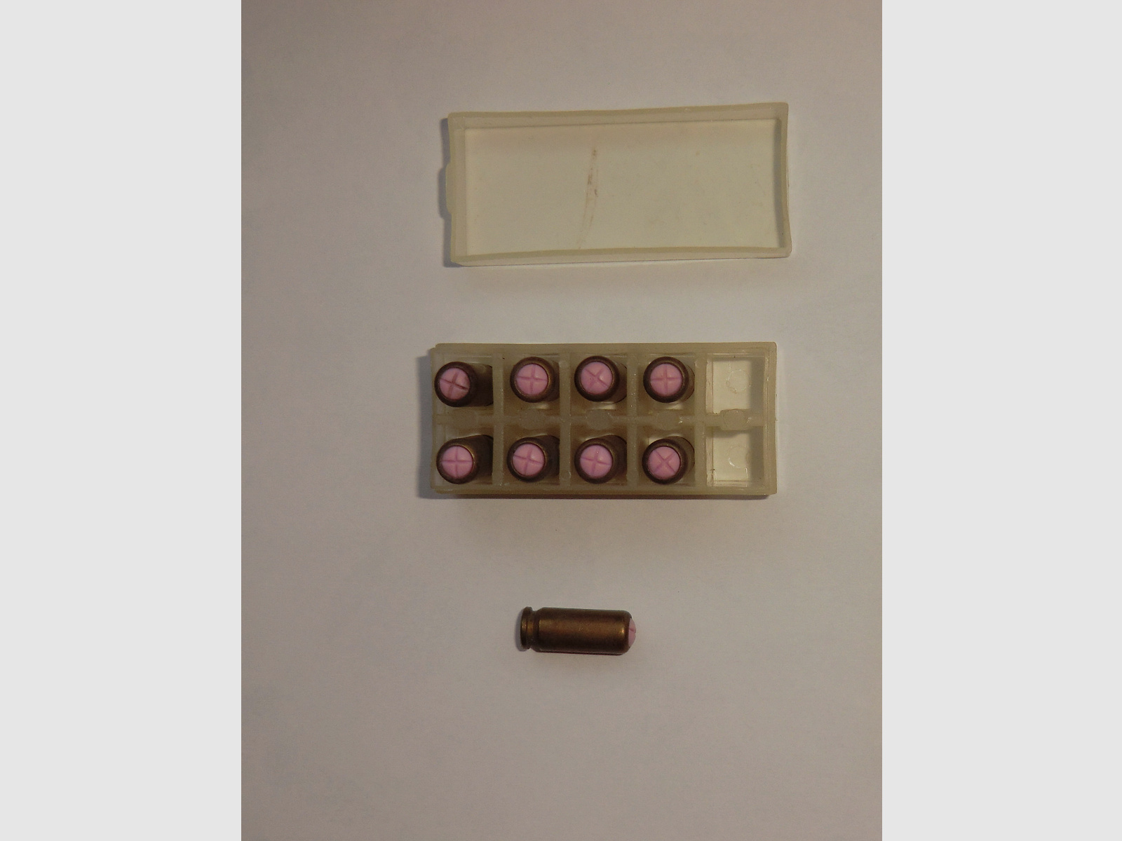 9x Pfeffer / Reizstoff Patronen 8mm für Pistolen