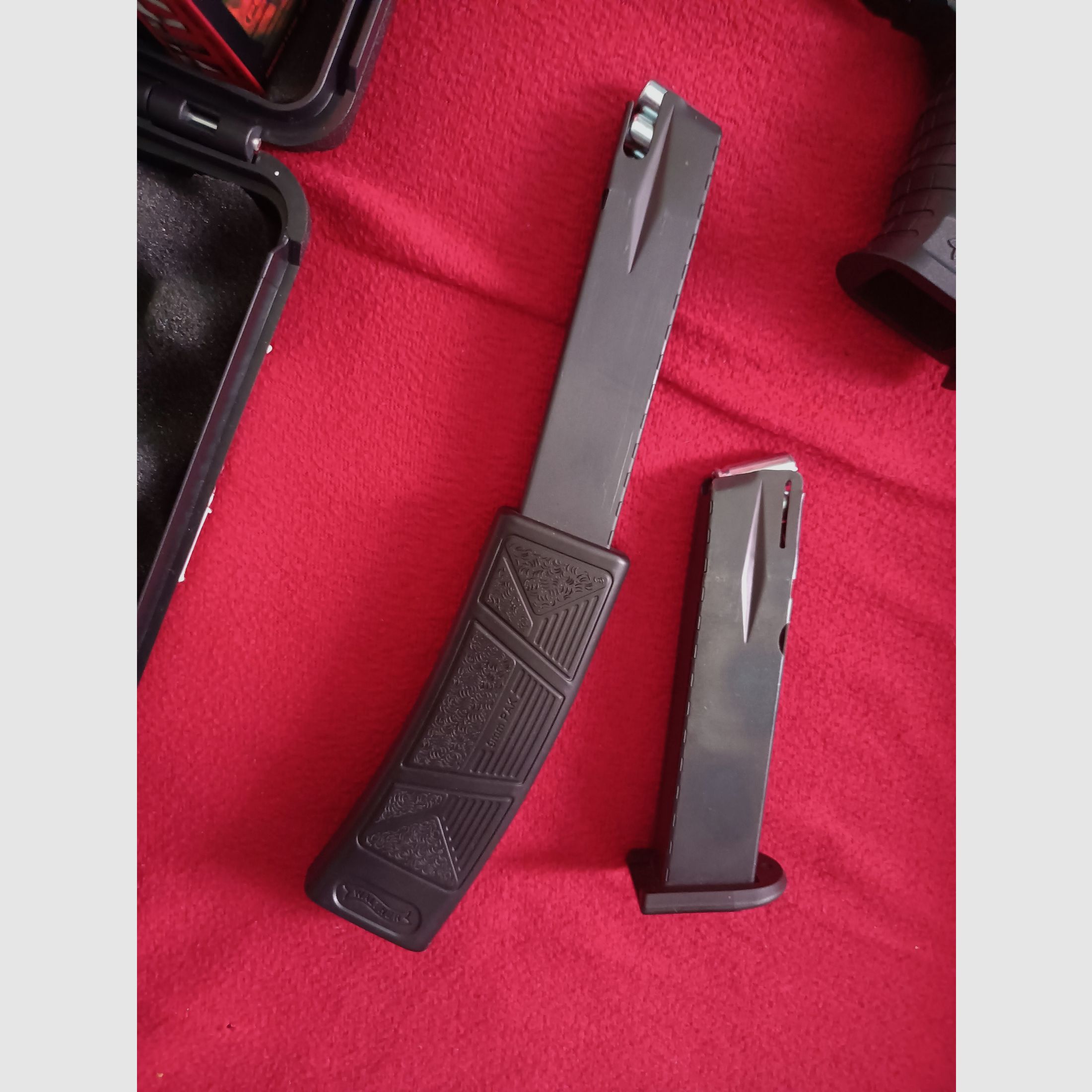 Walther P99 einmal benutzt standart+32magazien brusthalfter ca 400st. 9mm p.a.k.